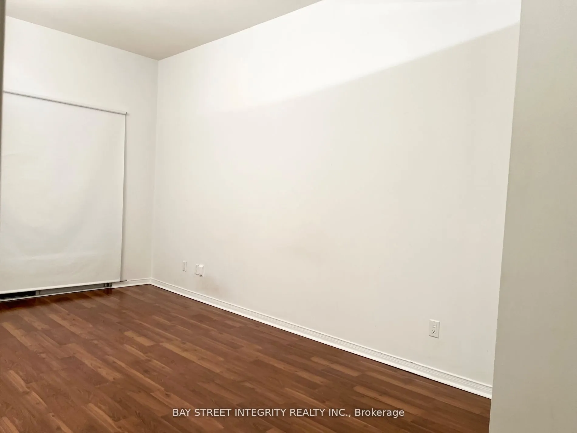 7 King Street E, #917