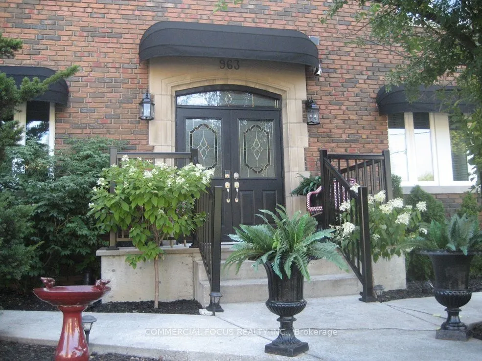963 Avenue Road
