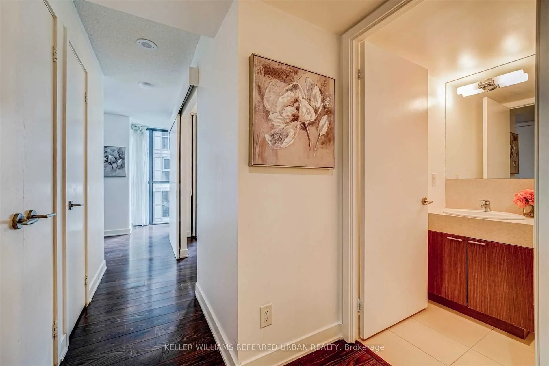 110 Charles Street E, #807