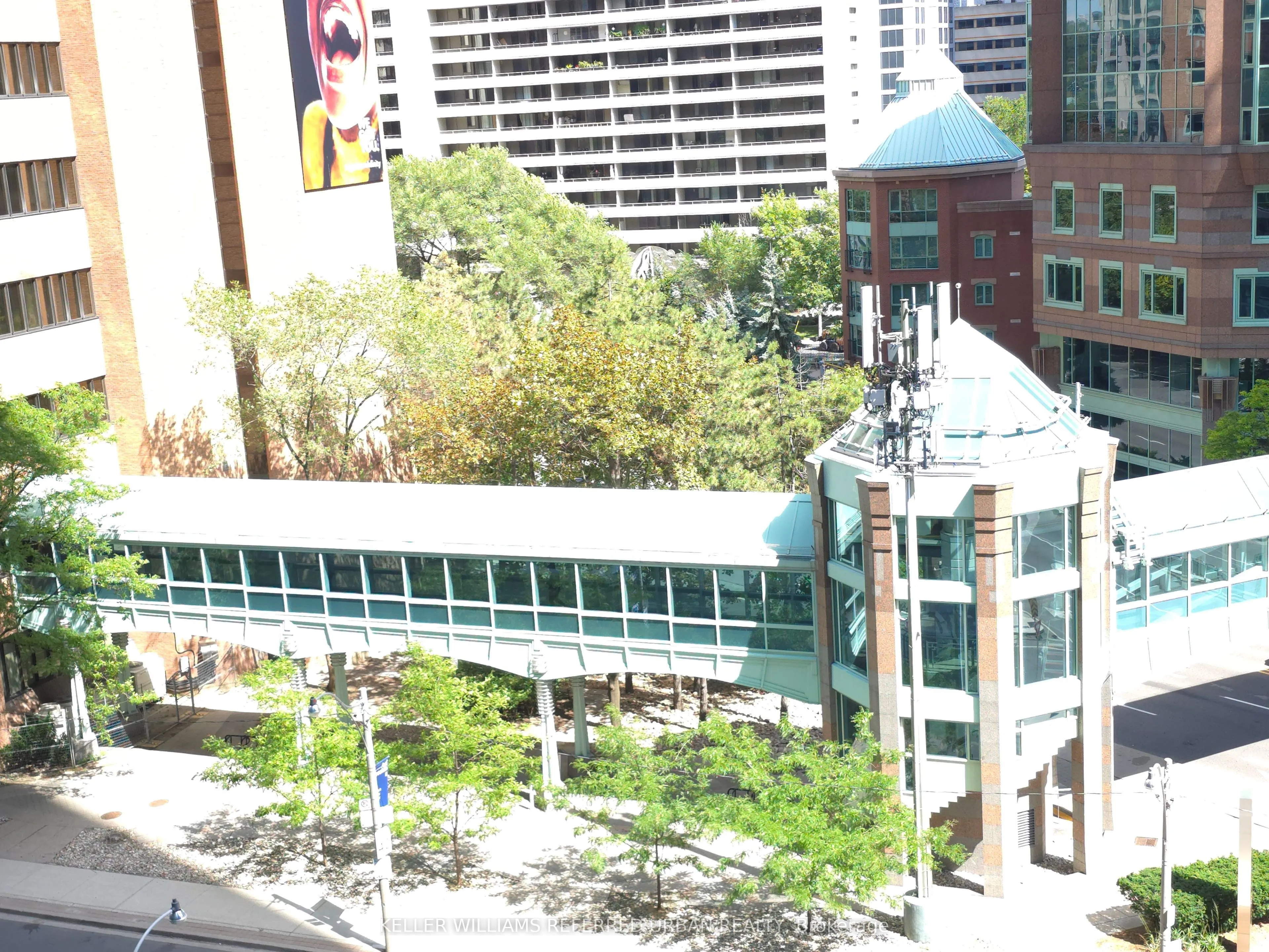 110 Charles Street E, #807
