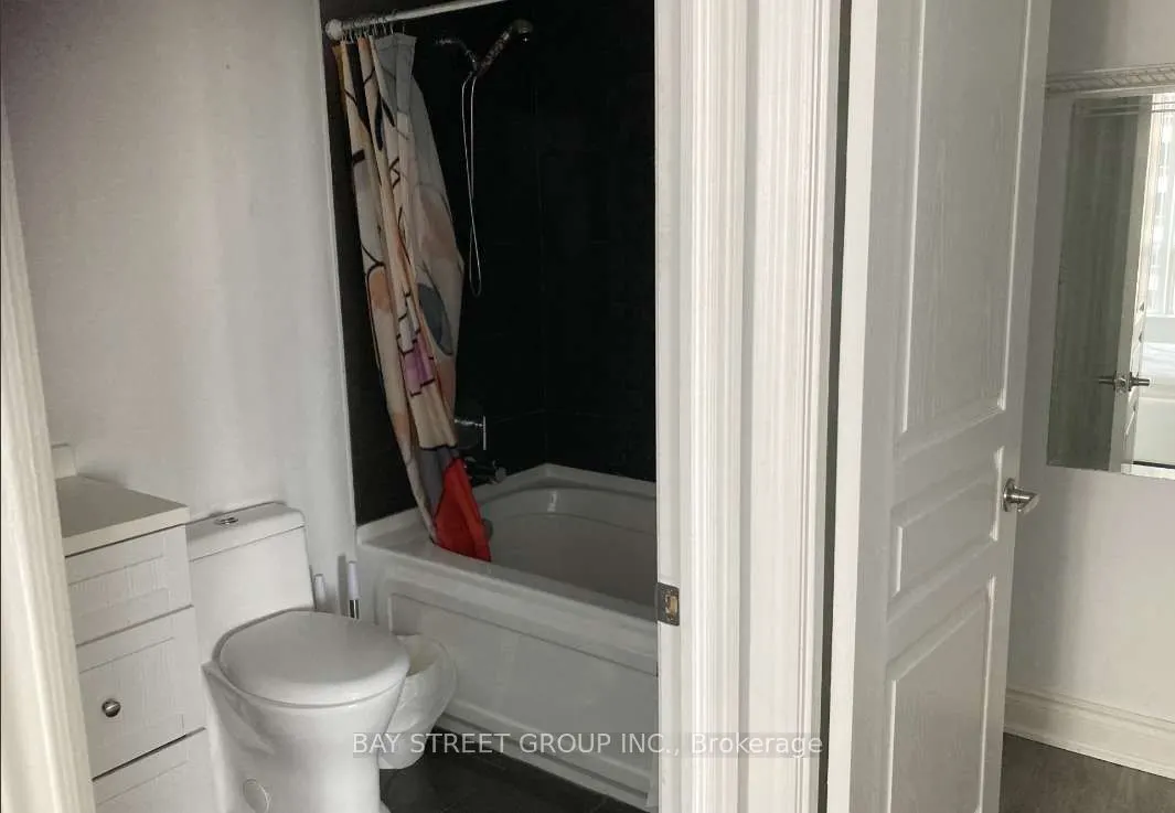 5 Northtown Way, #1806
