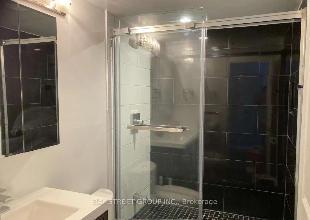 5 Northtown Way, #1806