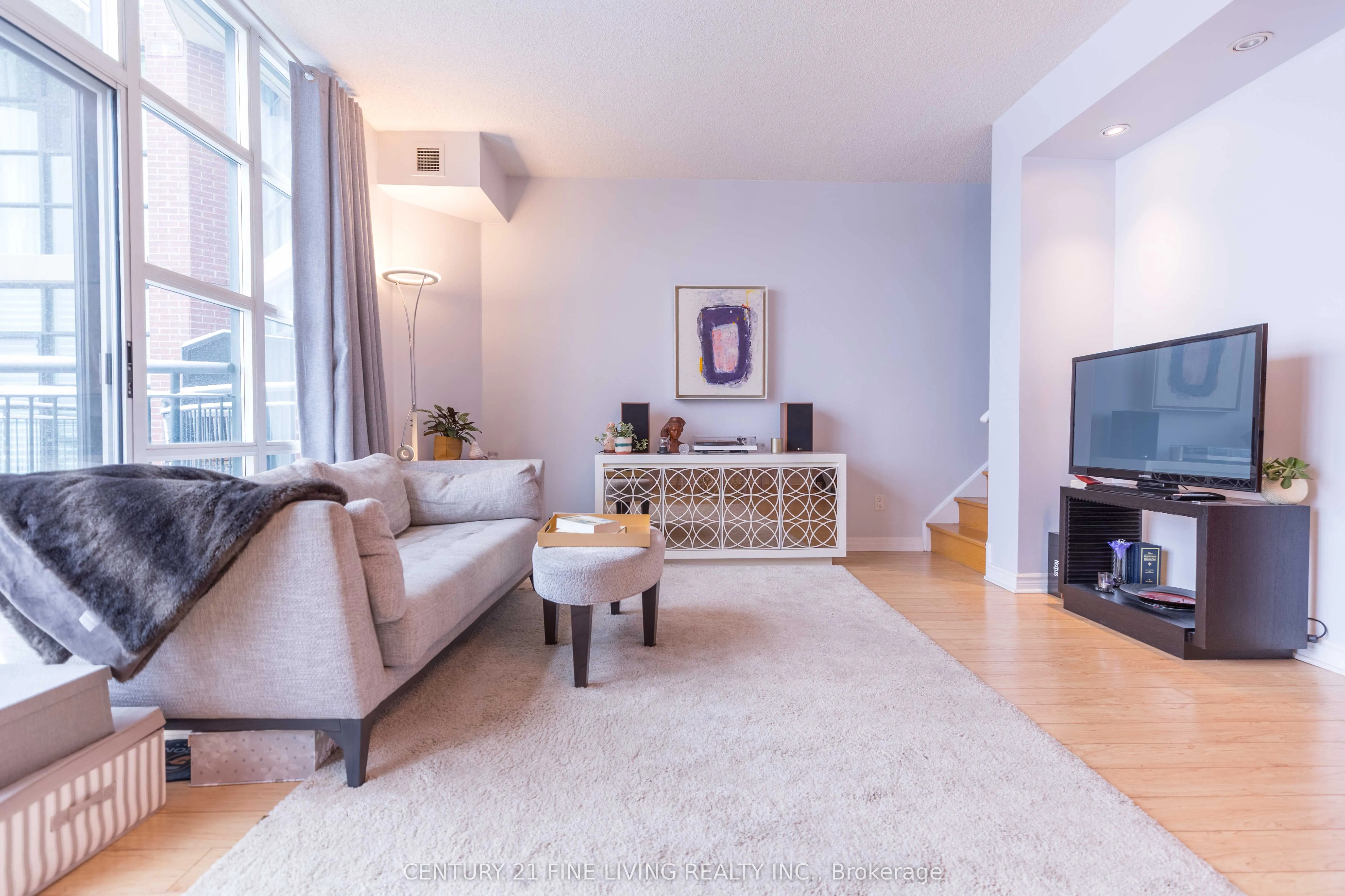 901 Queen West Street W, #419
