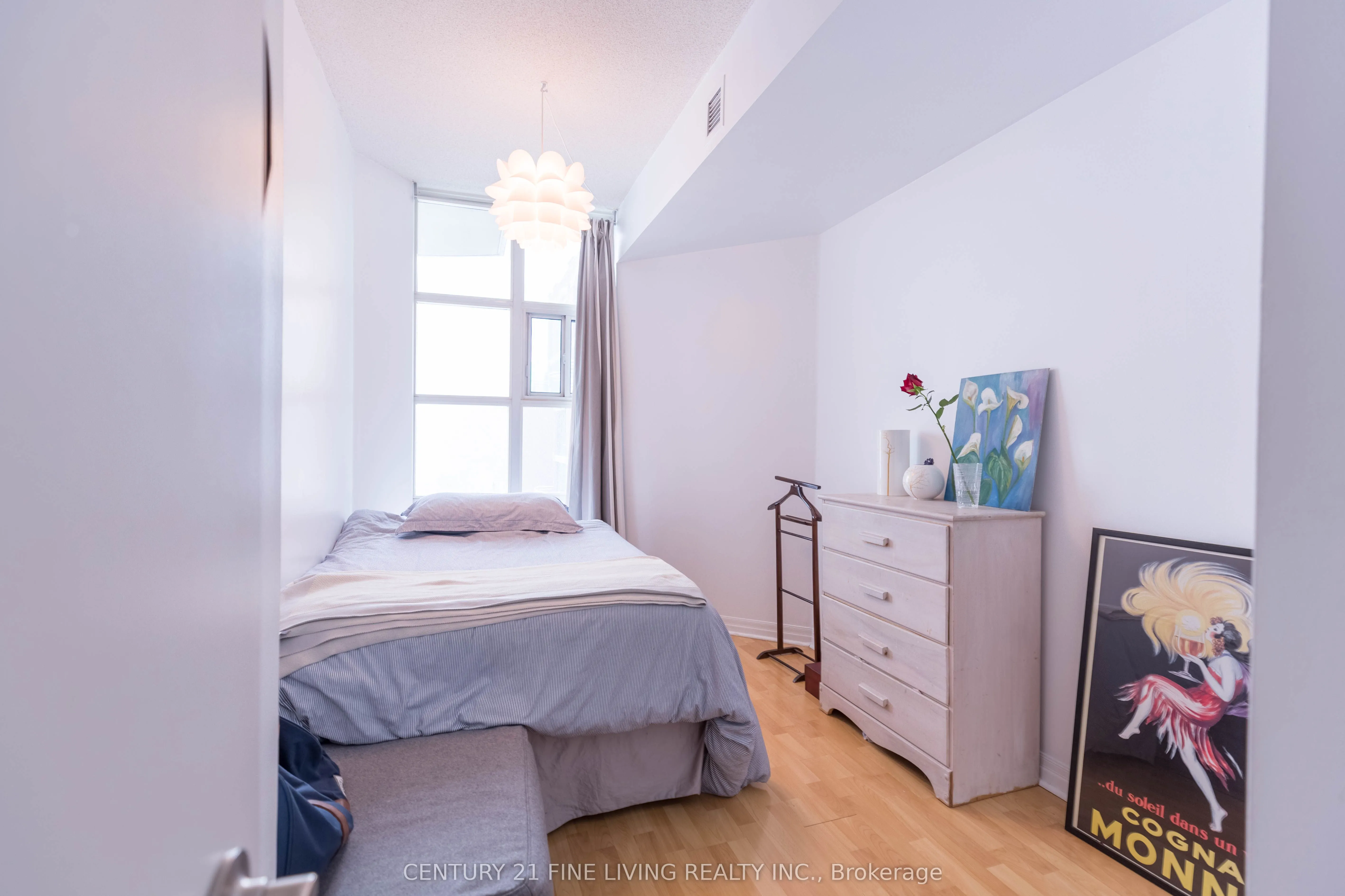 901 Queen West Street W, #419
