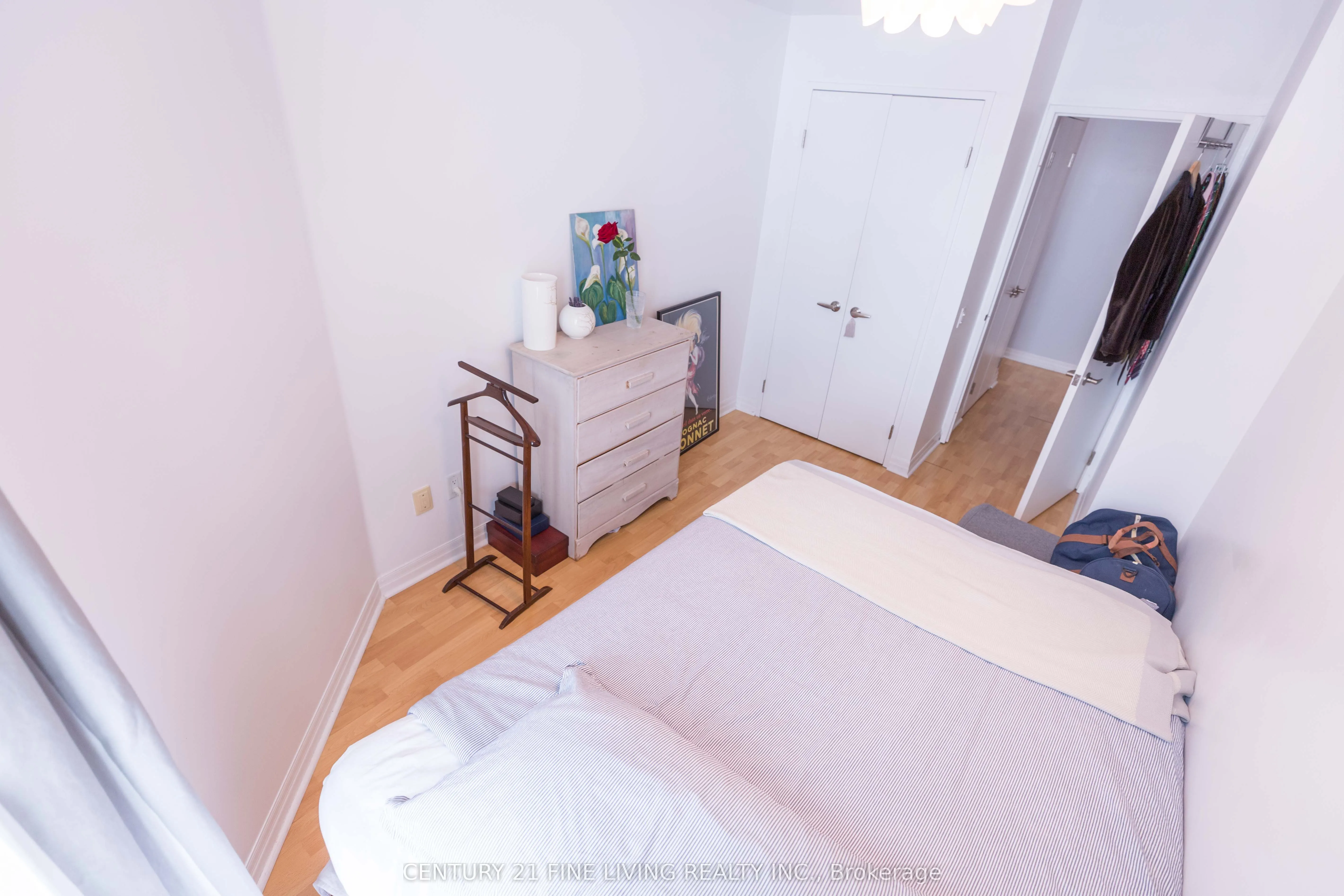 901 Queen West Street W, #419