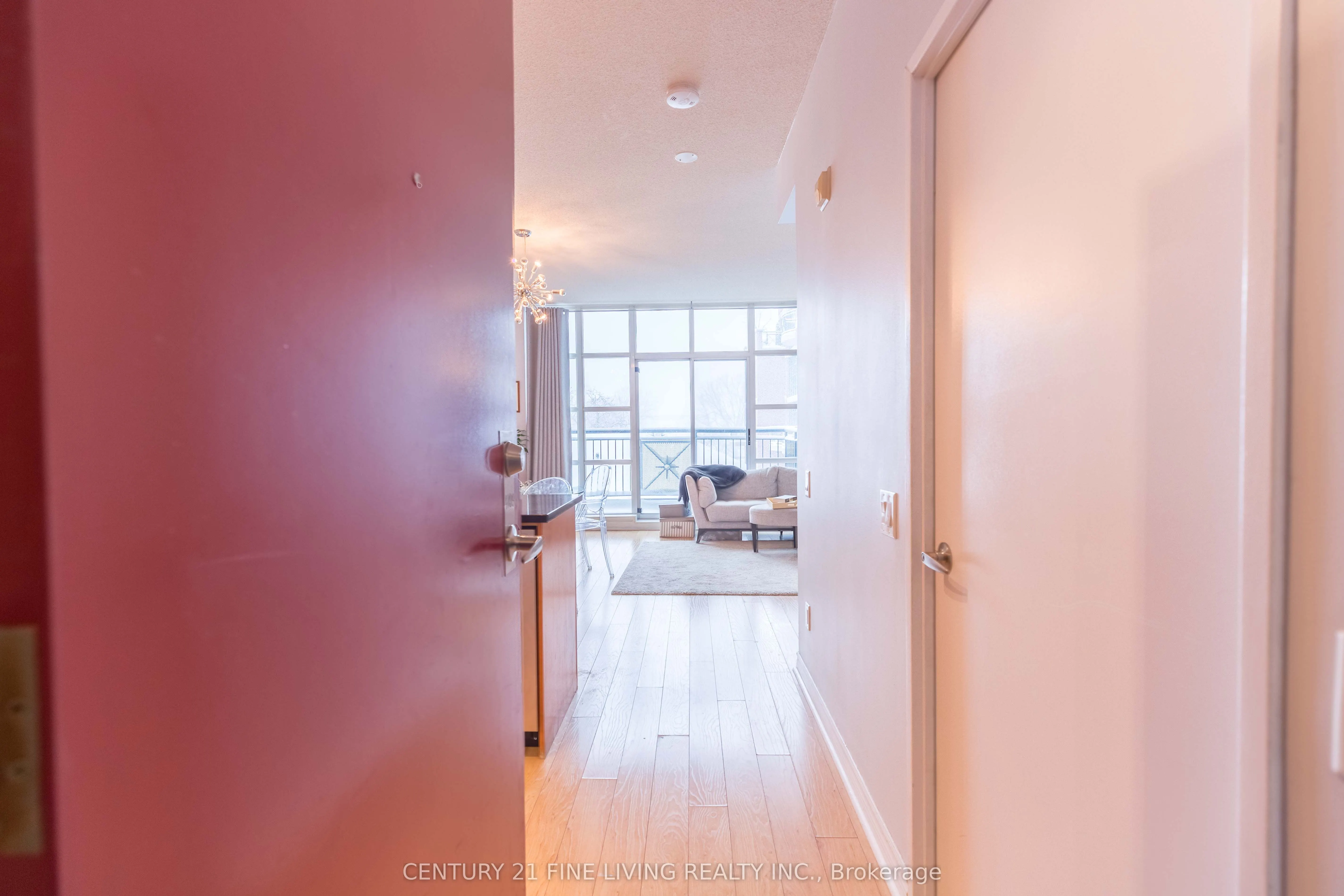 901 Queen West Street W, #419