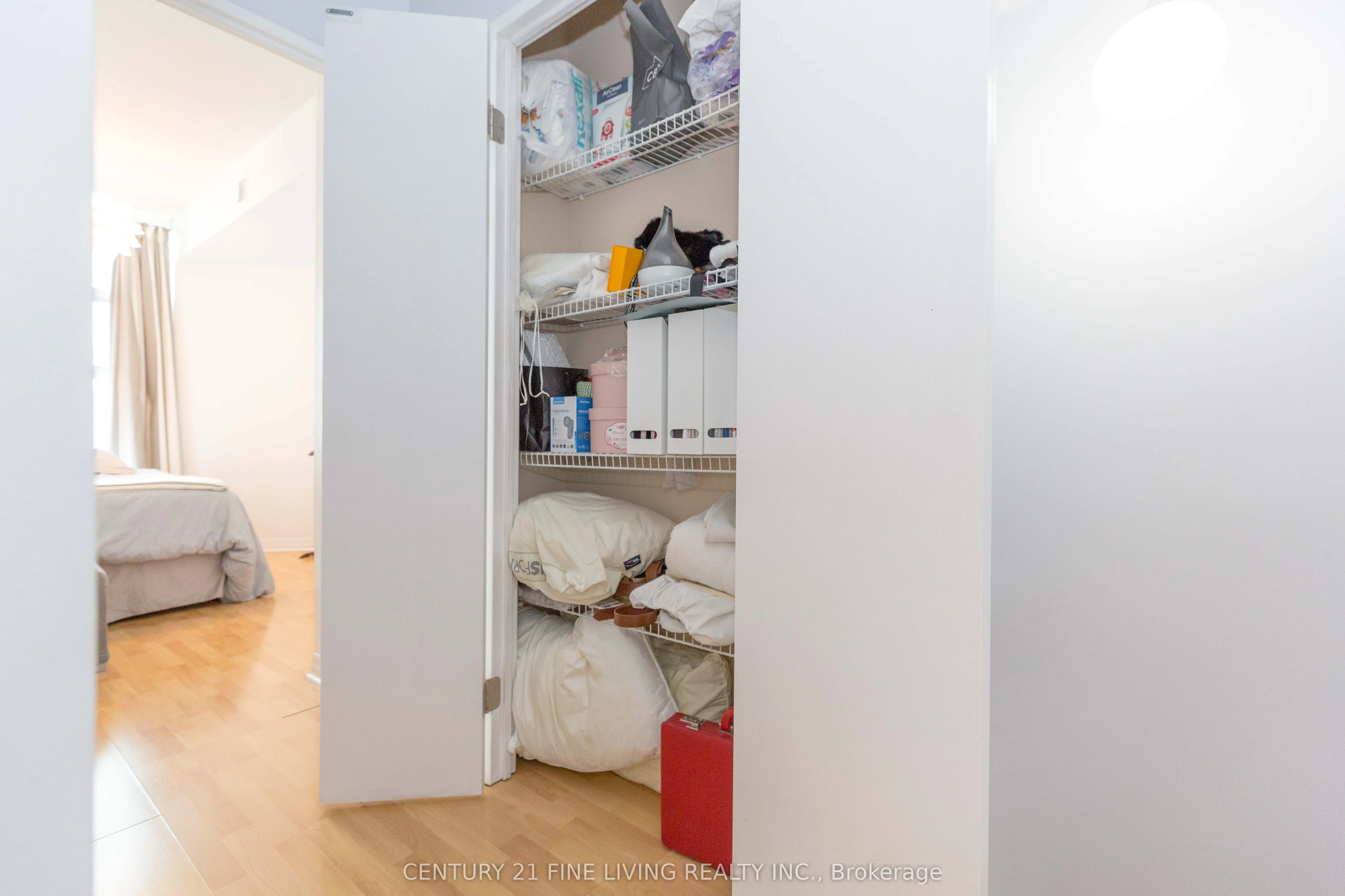 901 Queen West Street W, #419