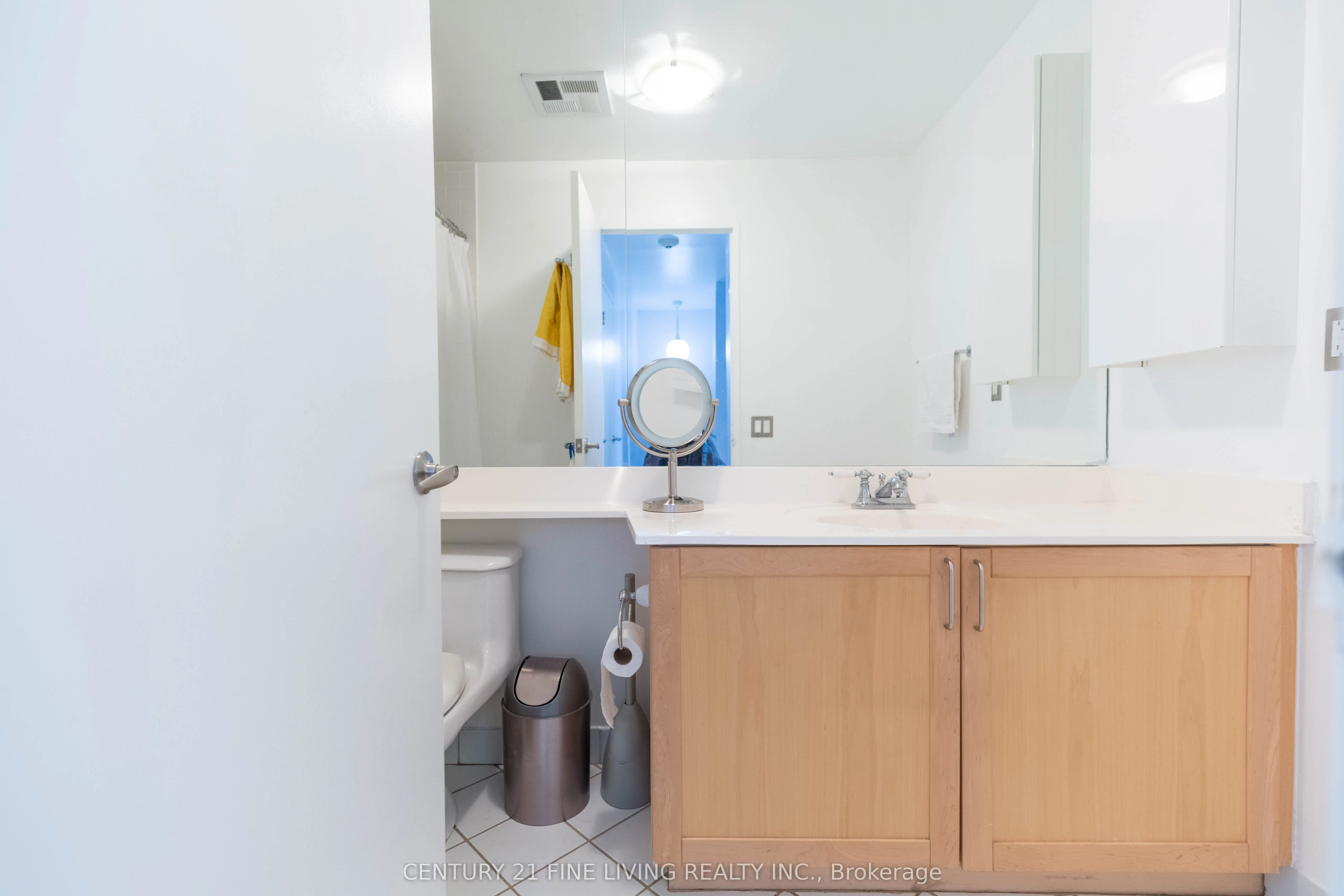 901 Queen West Street W, #419