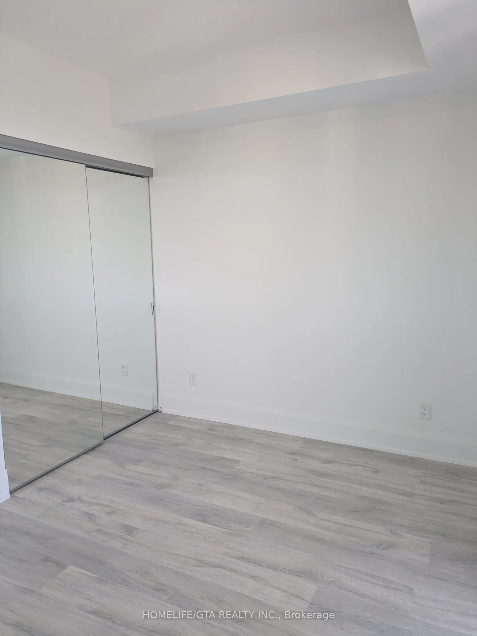 101 Erskine Avenue, #2501