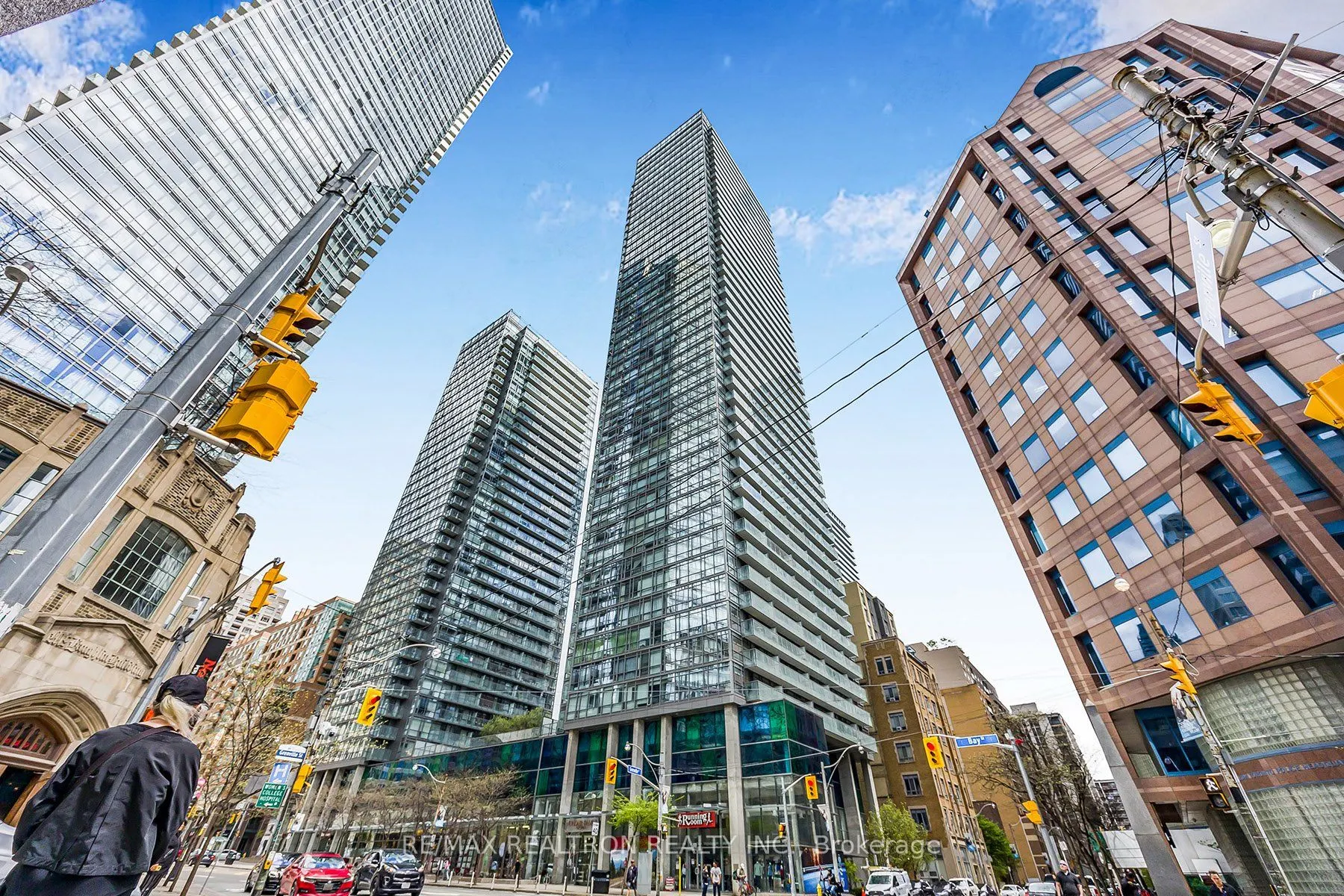 38 Grenville Street, #707