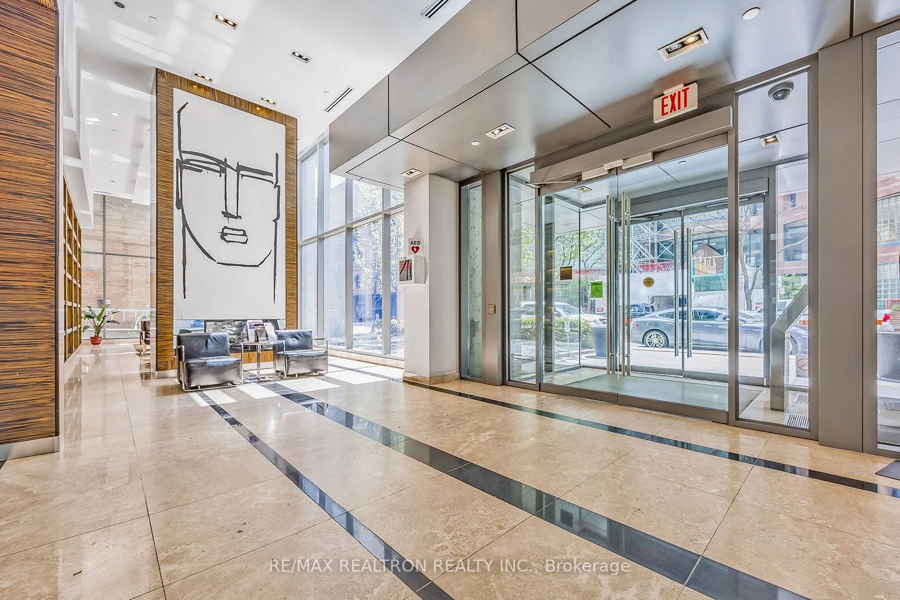 38 Grenville Street, #707