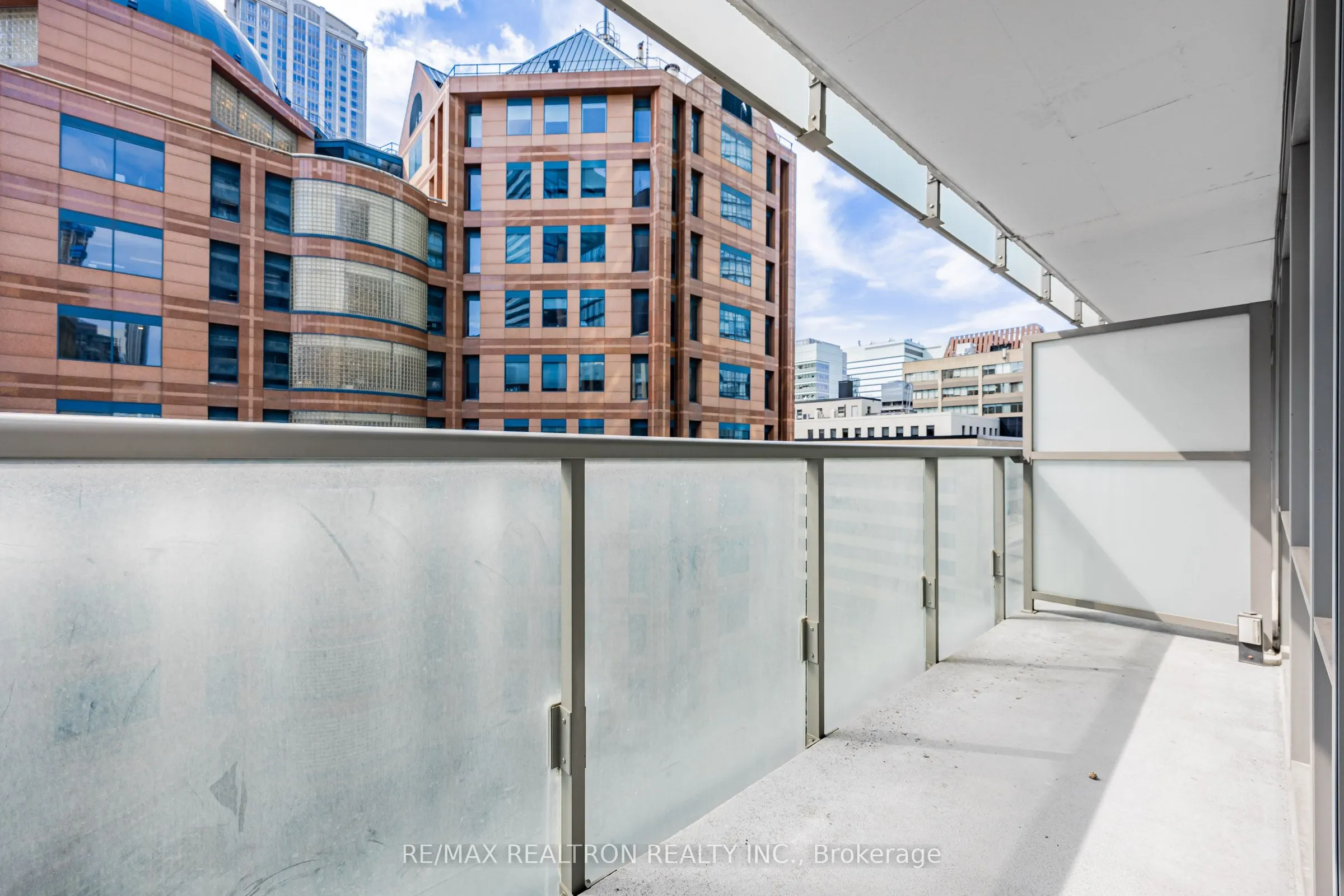 38 Grenville Street, #707