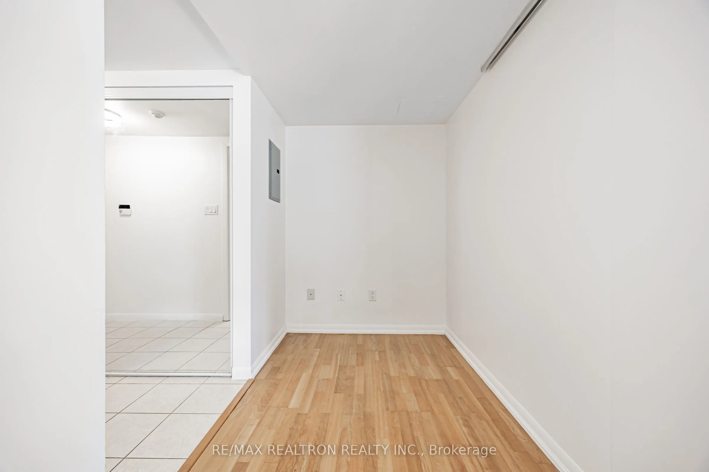 38 Grenville Street, #707