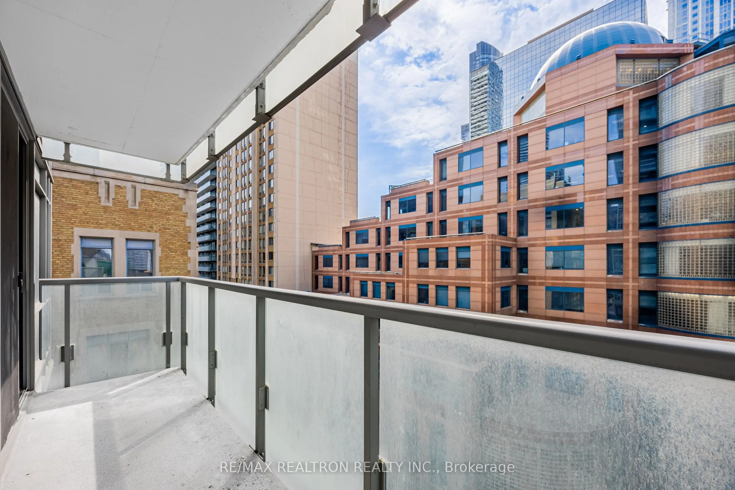 38 Grenville Street, #707