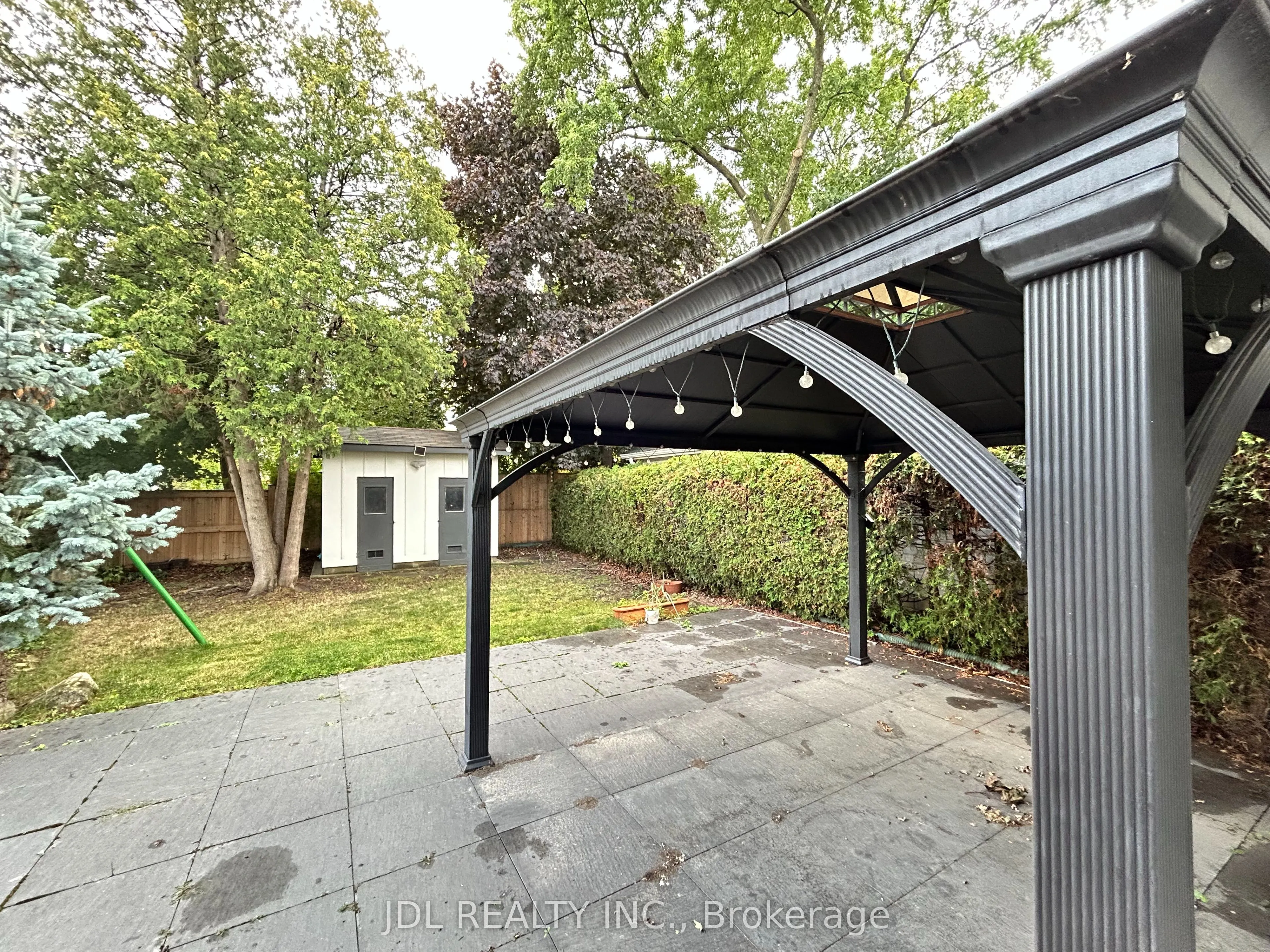 535 Broadway Avenue