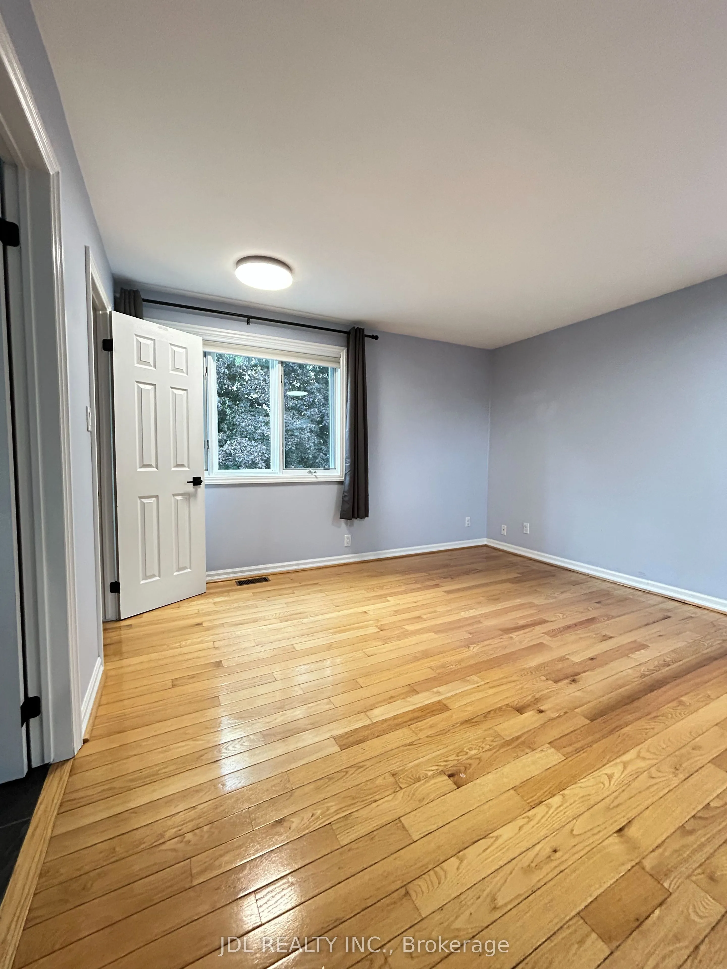 535 Broadway Avenue