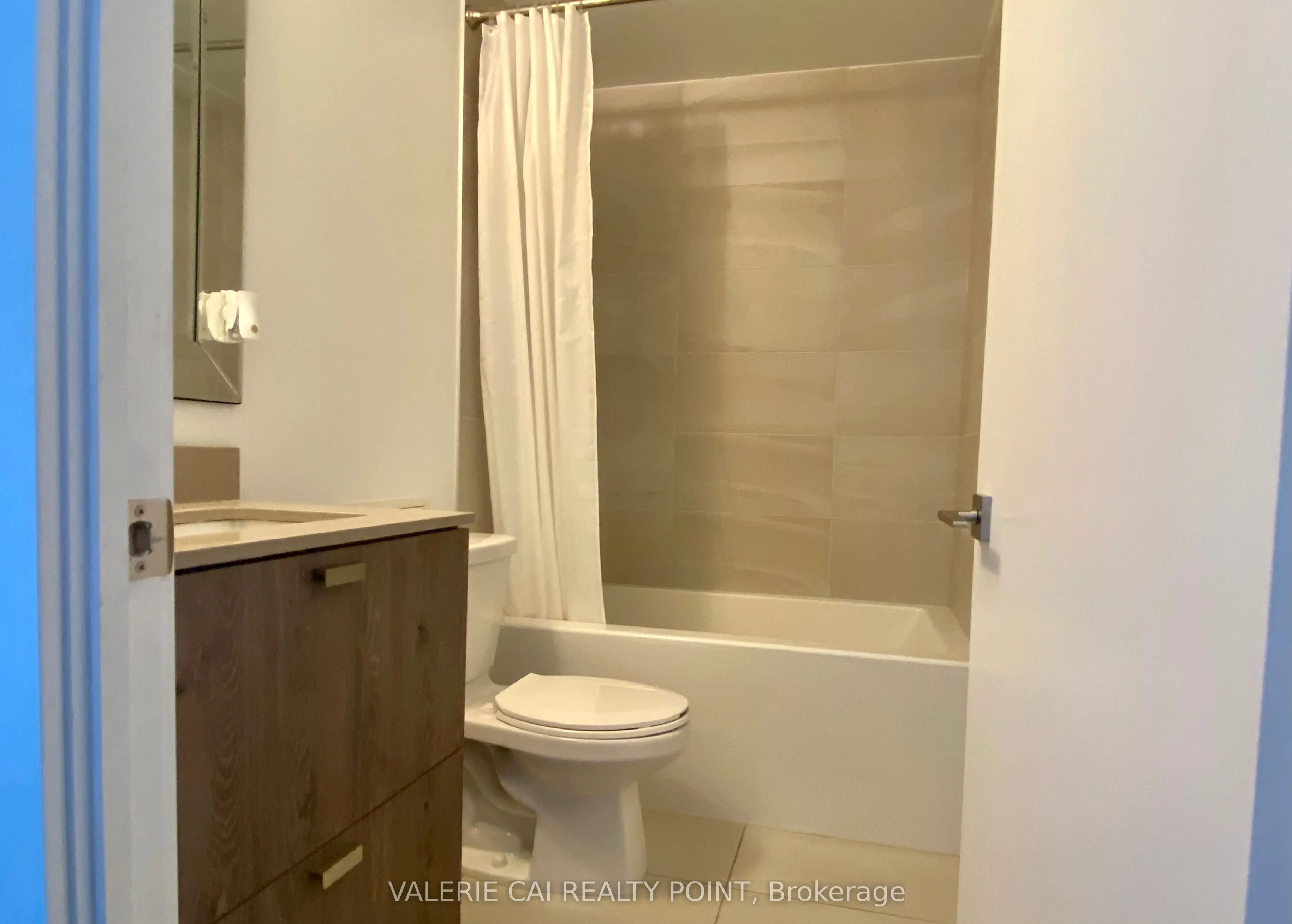 56 Forest Manor Road, #1004