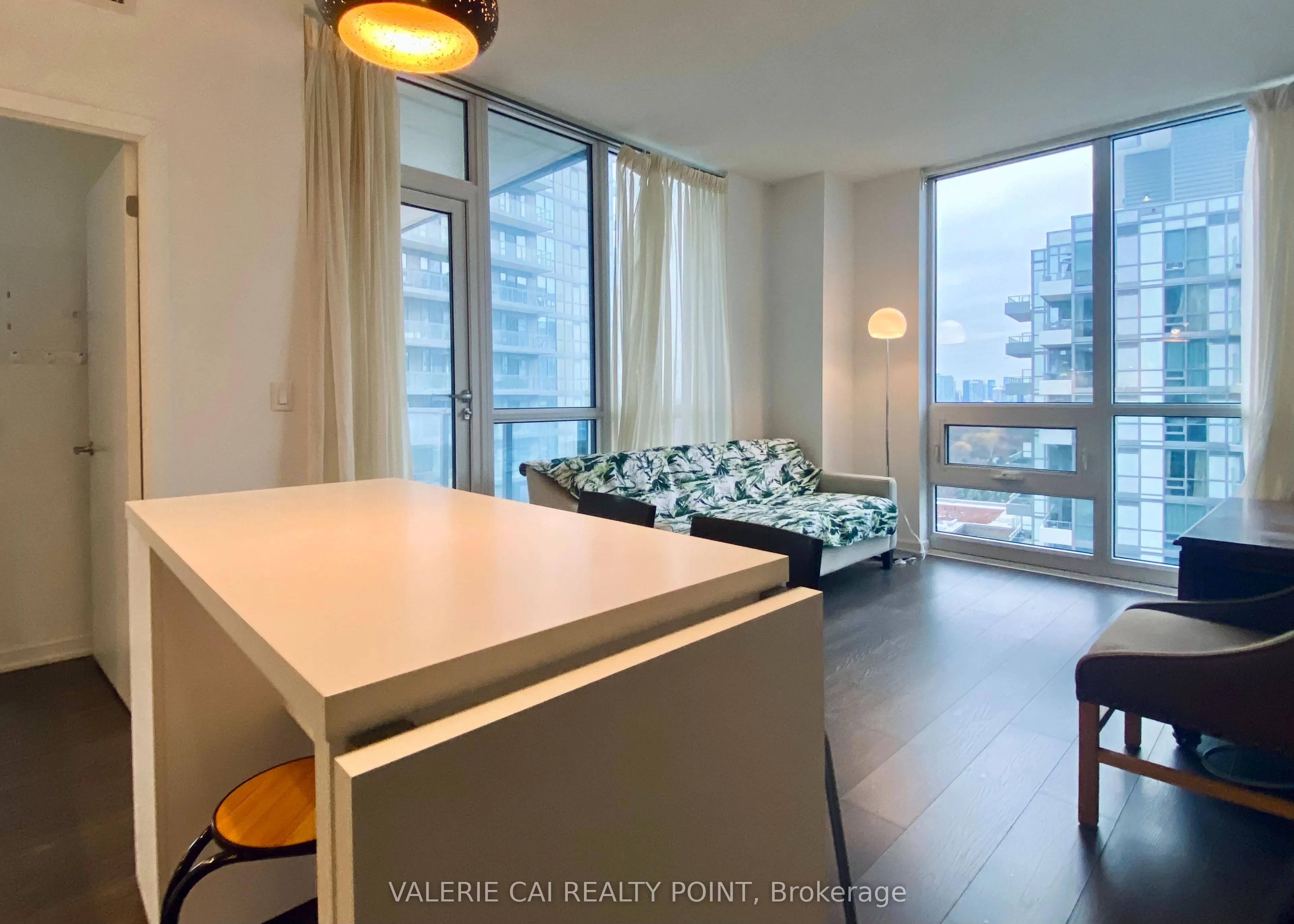 56 Forest Manor Road, #1004