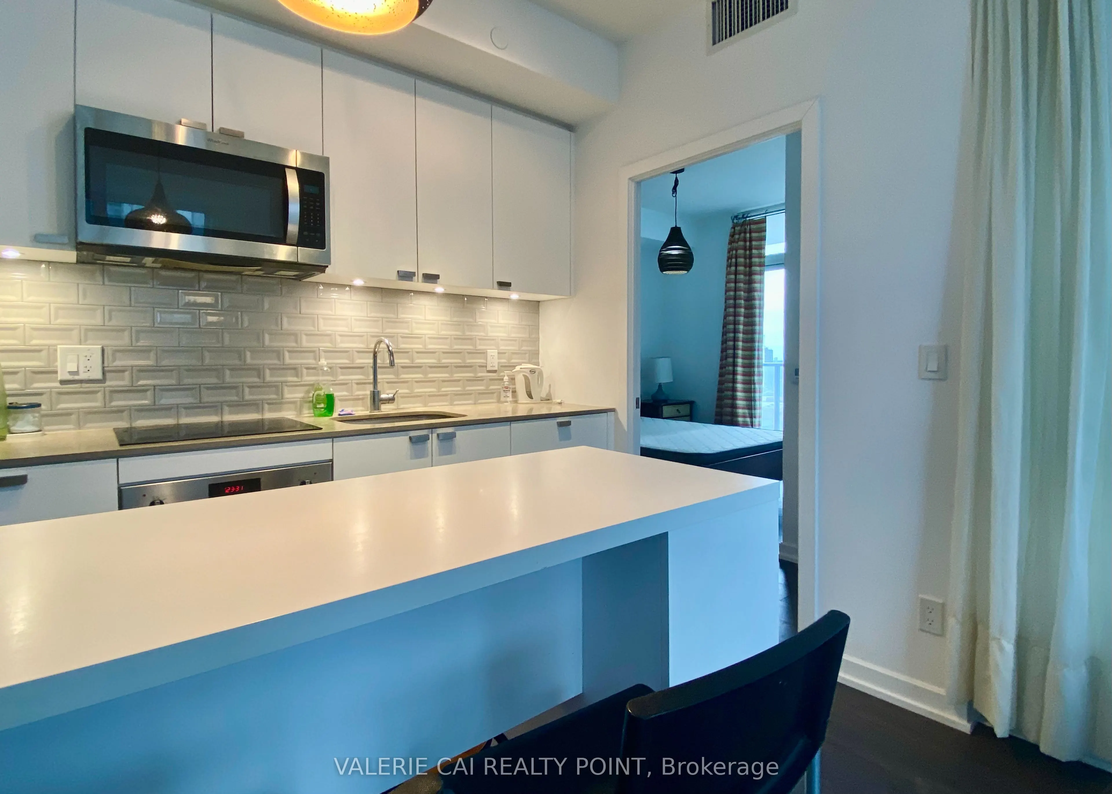 56 Forest Manor Road, #1004
