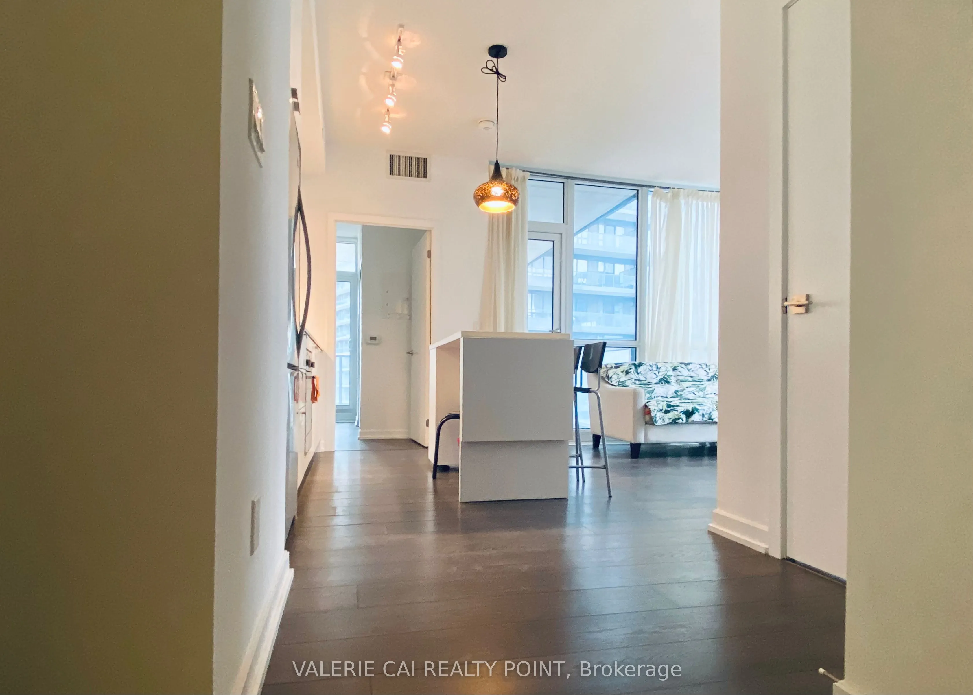56 Forest Manor Road, #1004