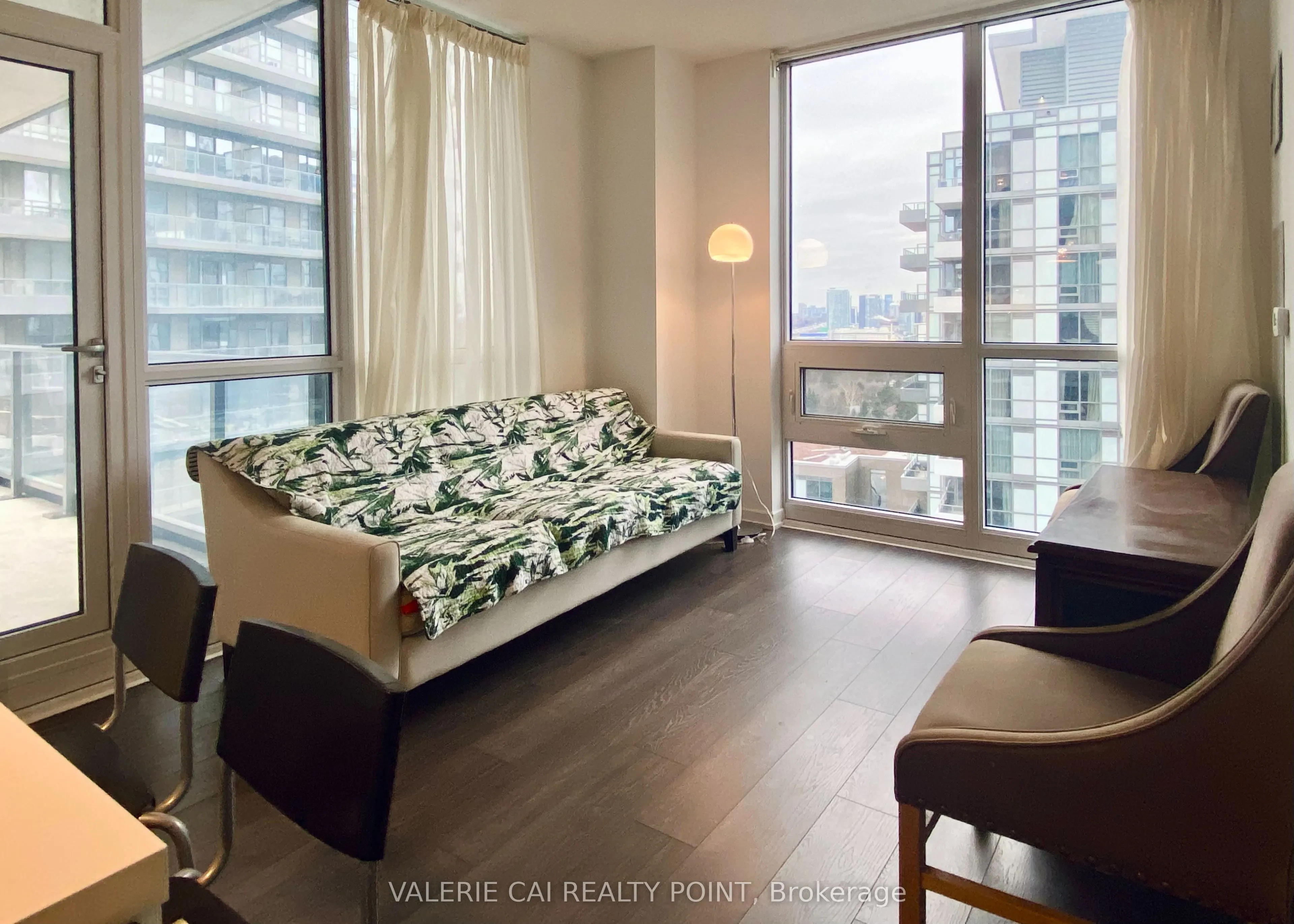 56 Forest Manor Road, #1004
