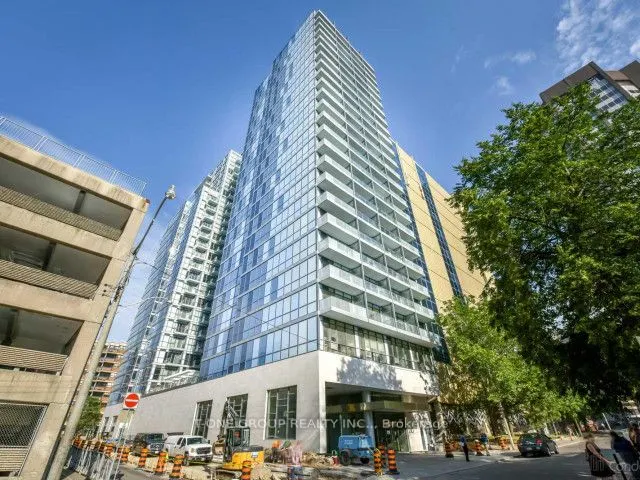 210 Simcoe Street, #1204