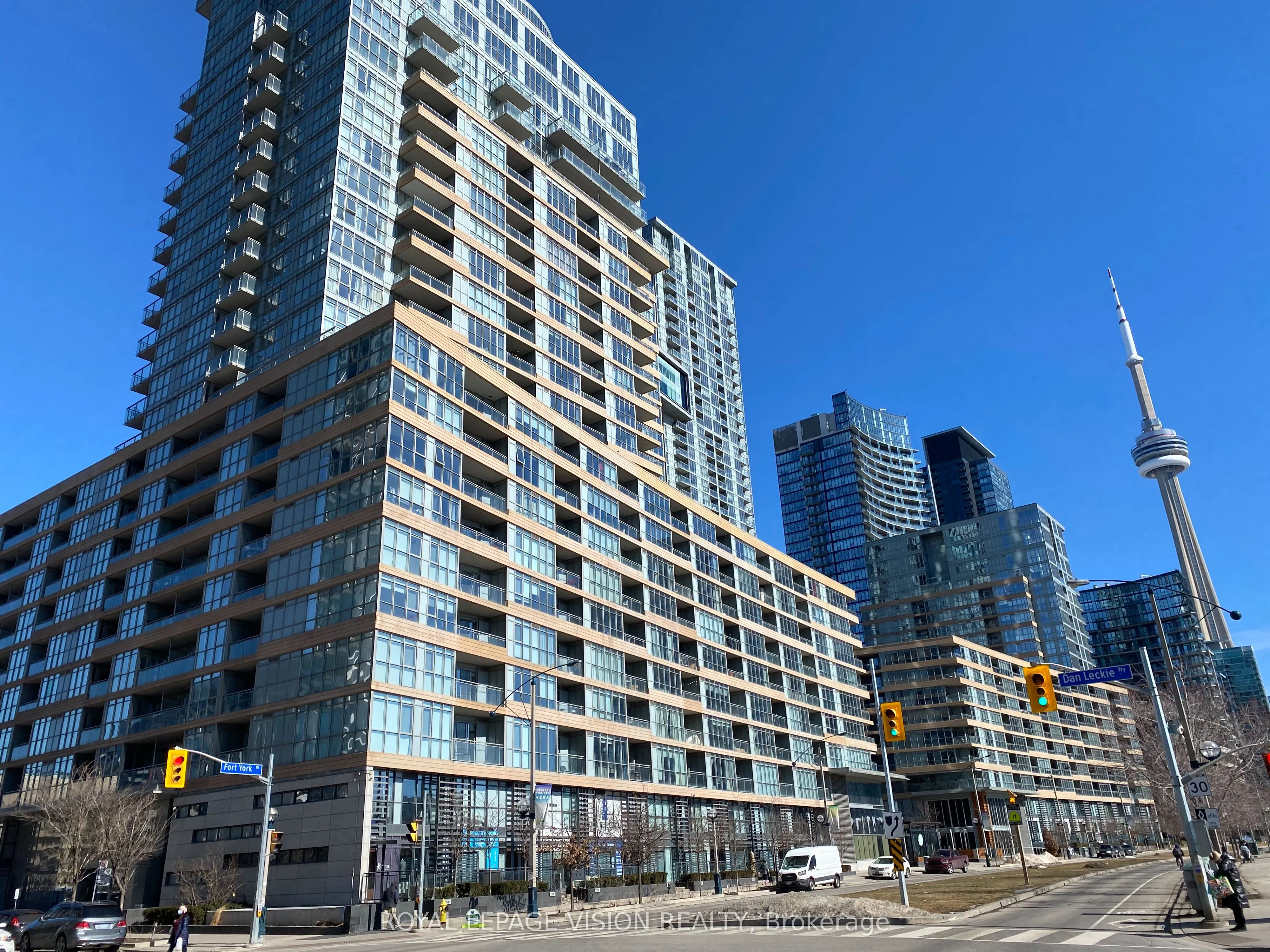 151 Dan Leckie Way, #917