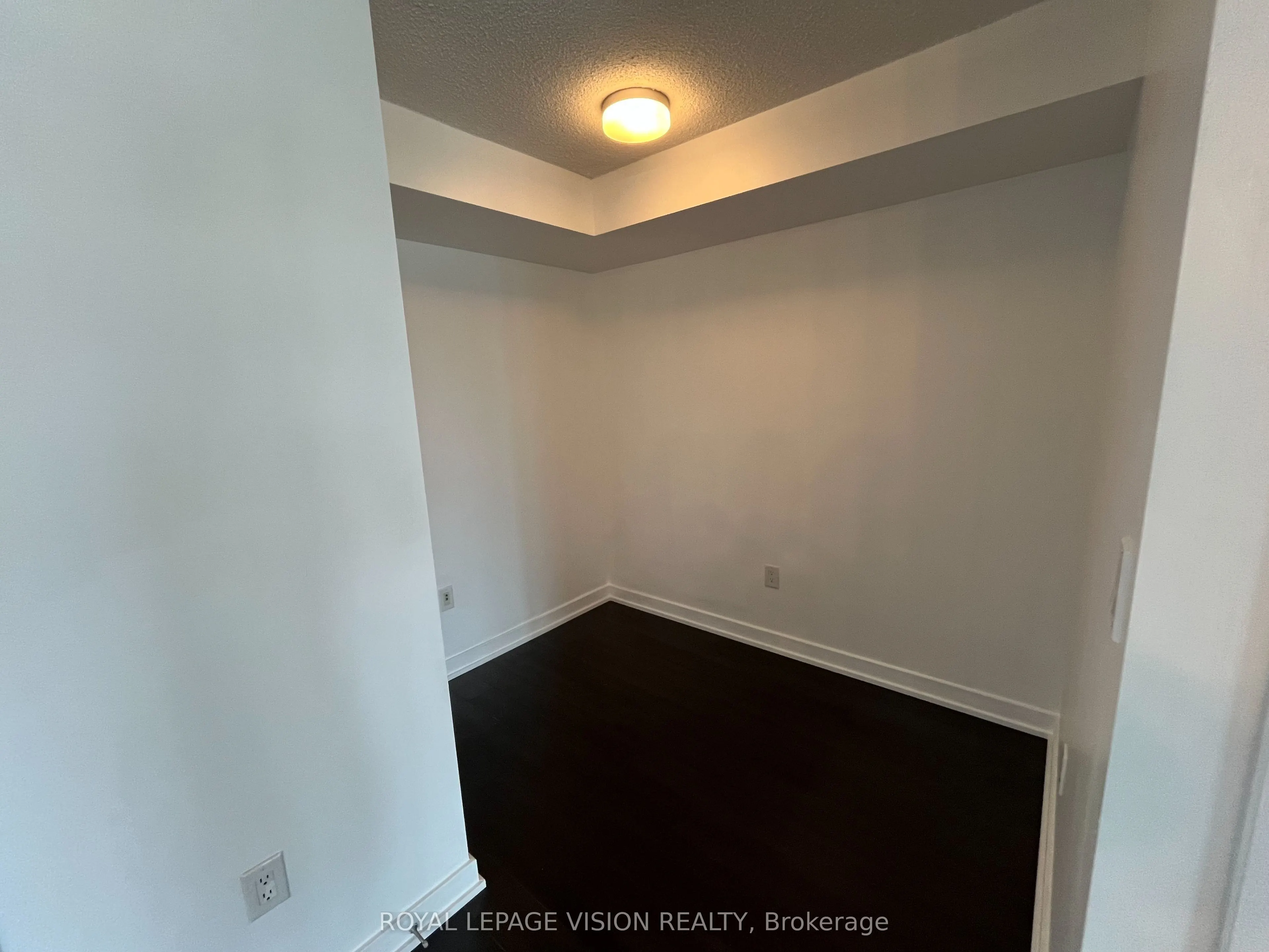 151 Dan Leckie Way, #917