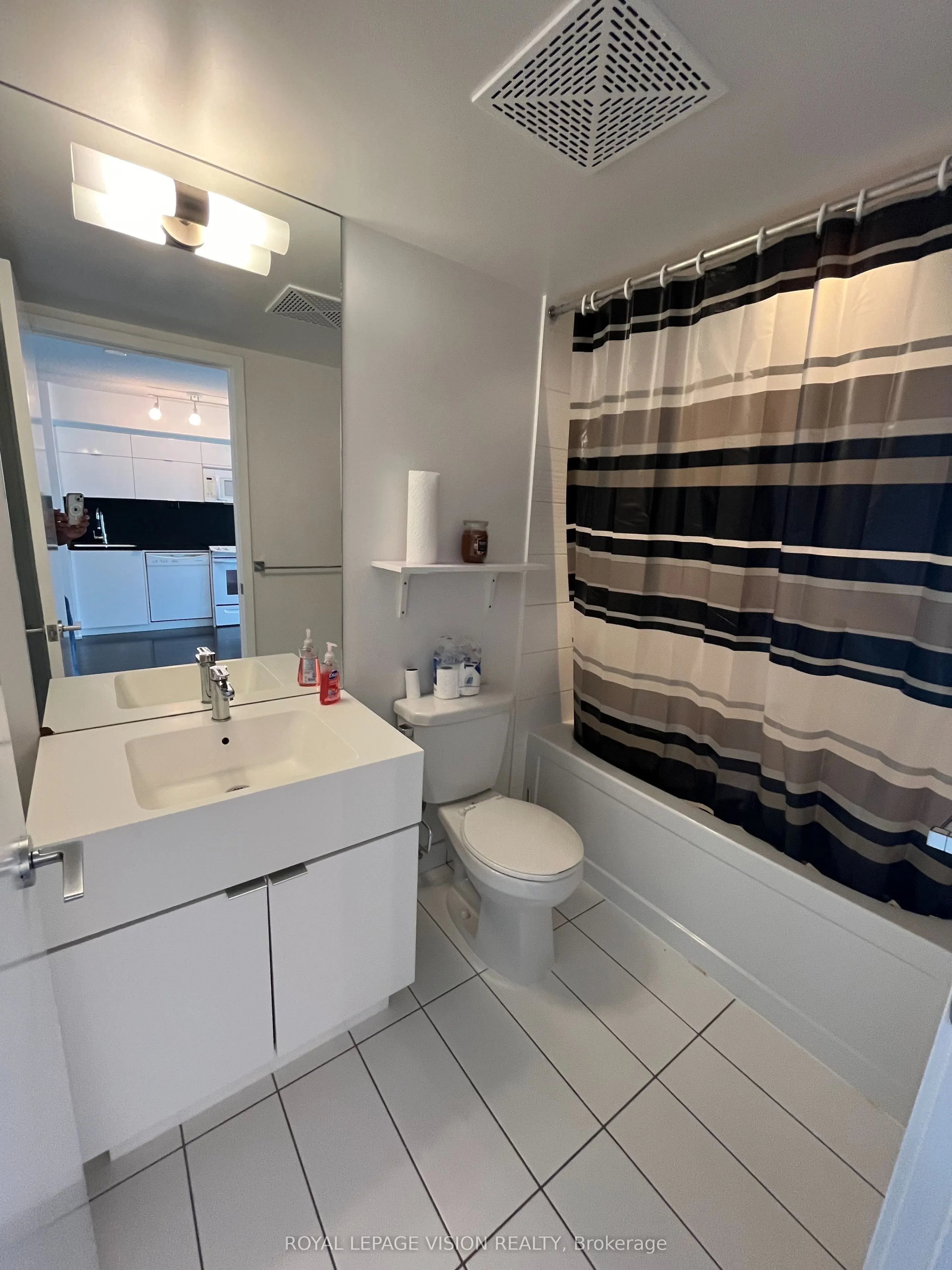 151 Dan Leckie Way, #917