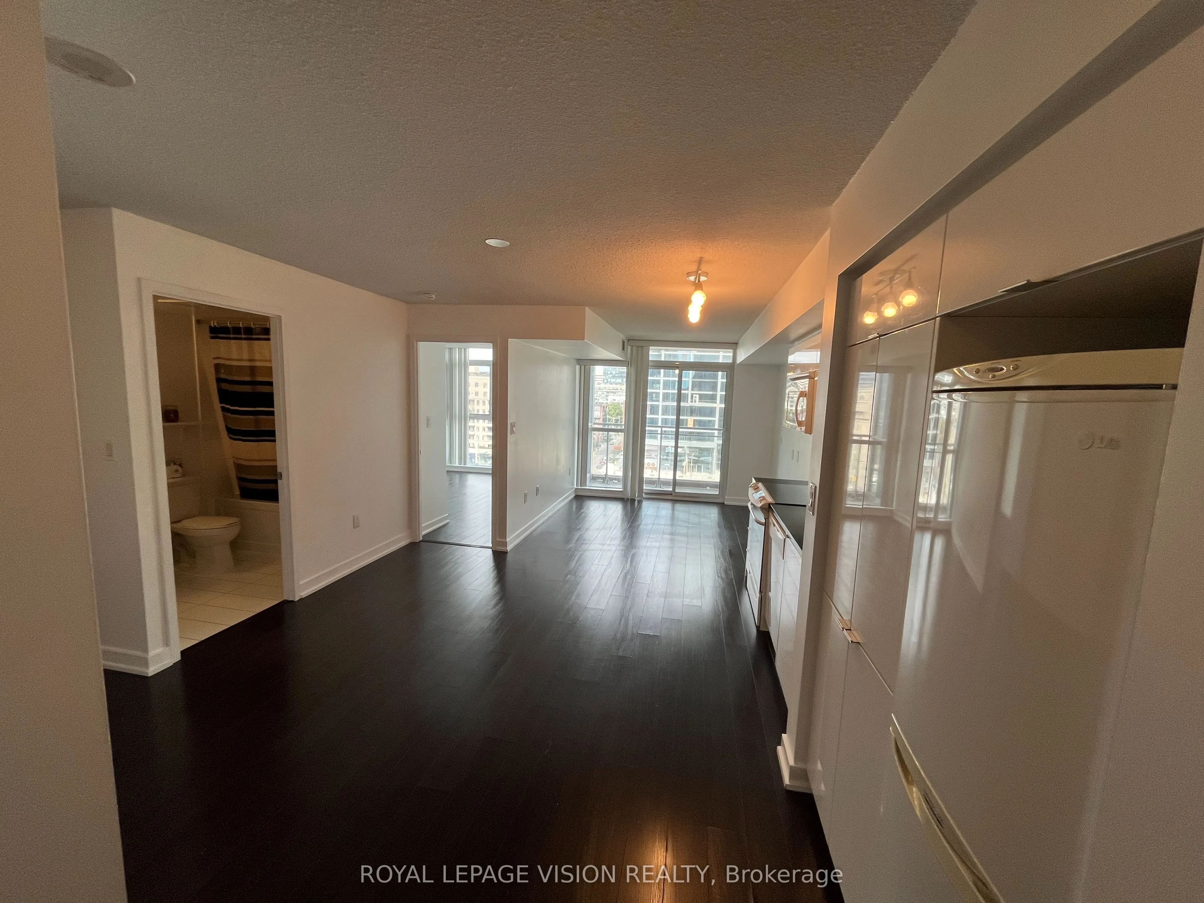 151 Dan Leckie Way, #917