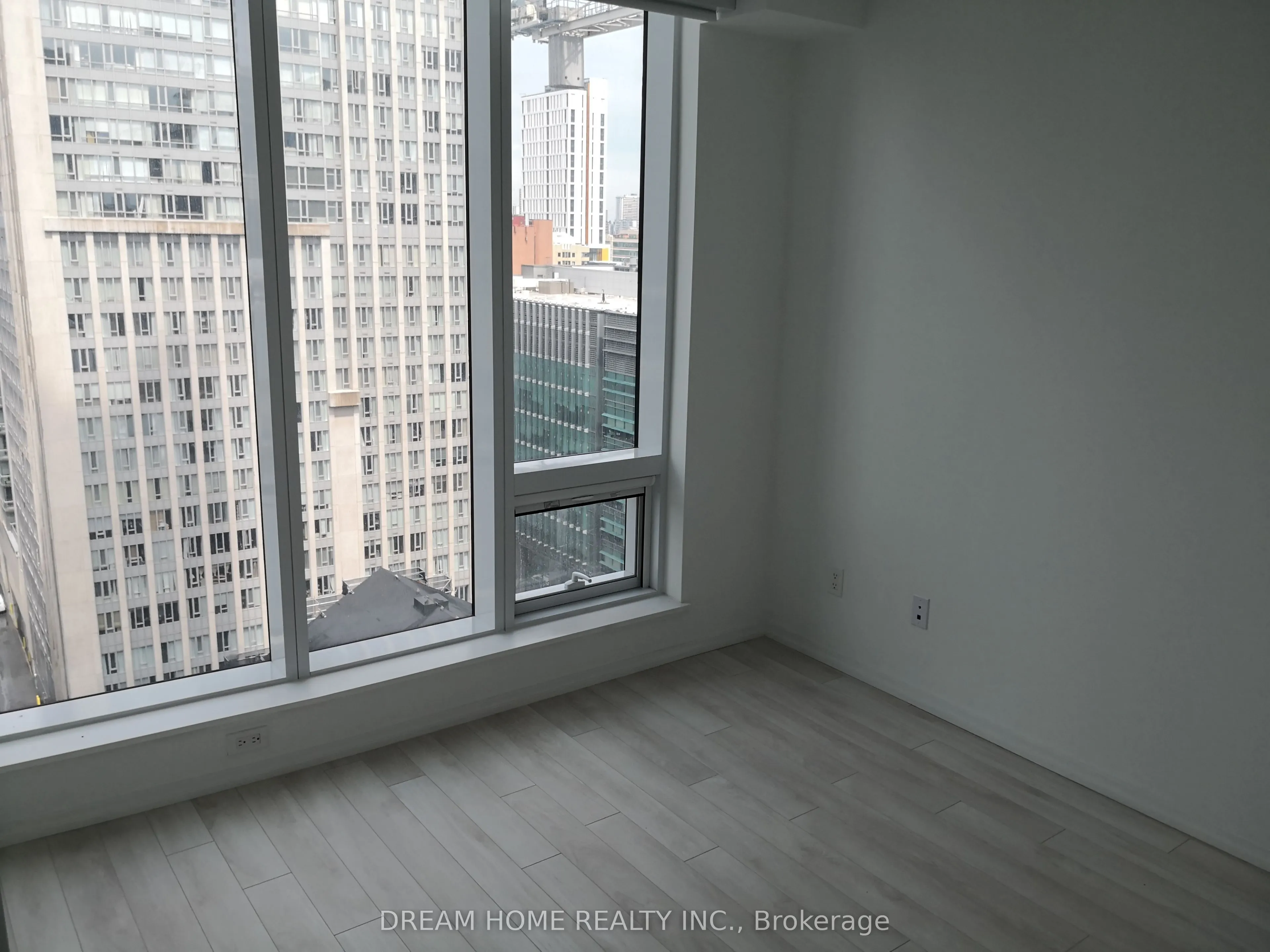 197 Yonge Street, #1301