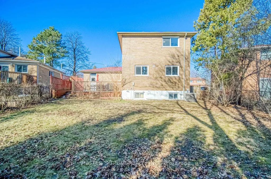 14 Houston Crescent