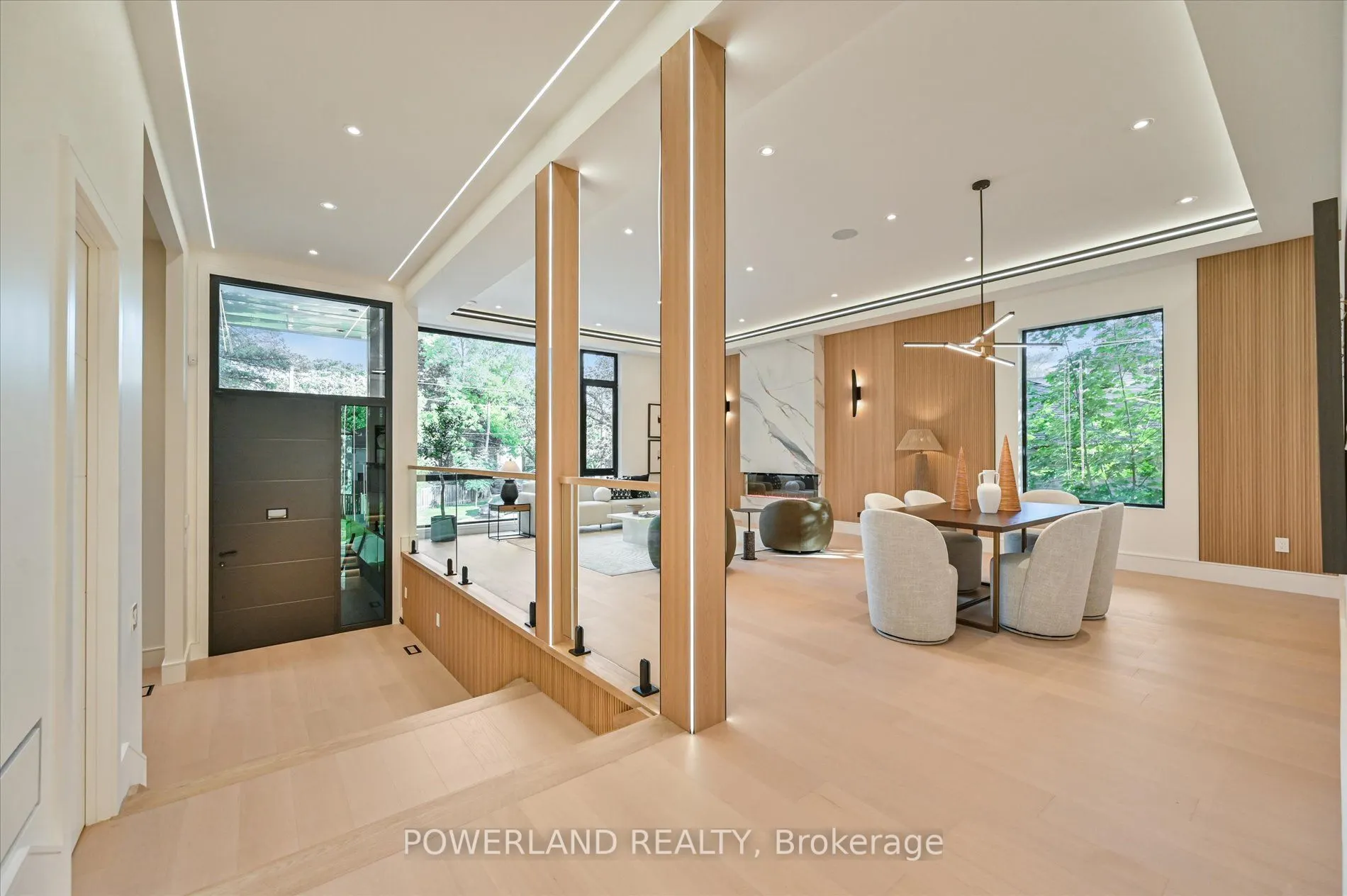 53 Whittaker Crescent