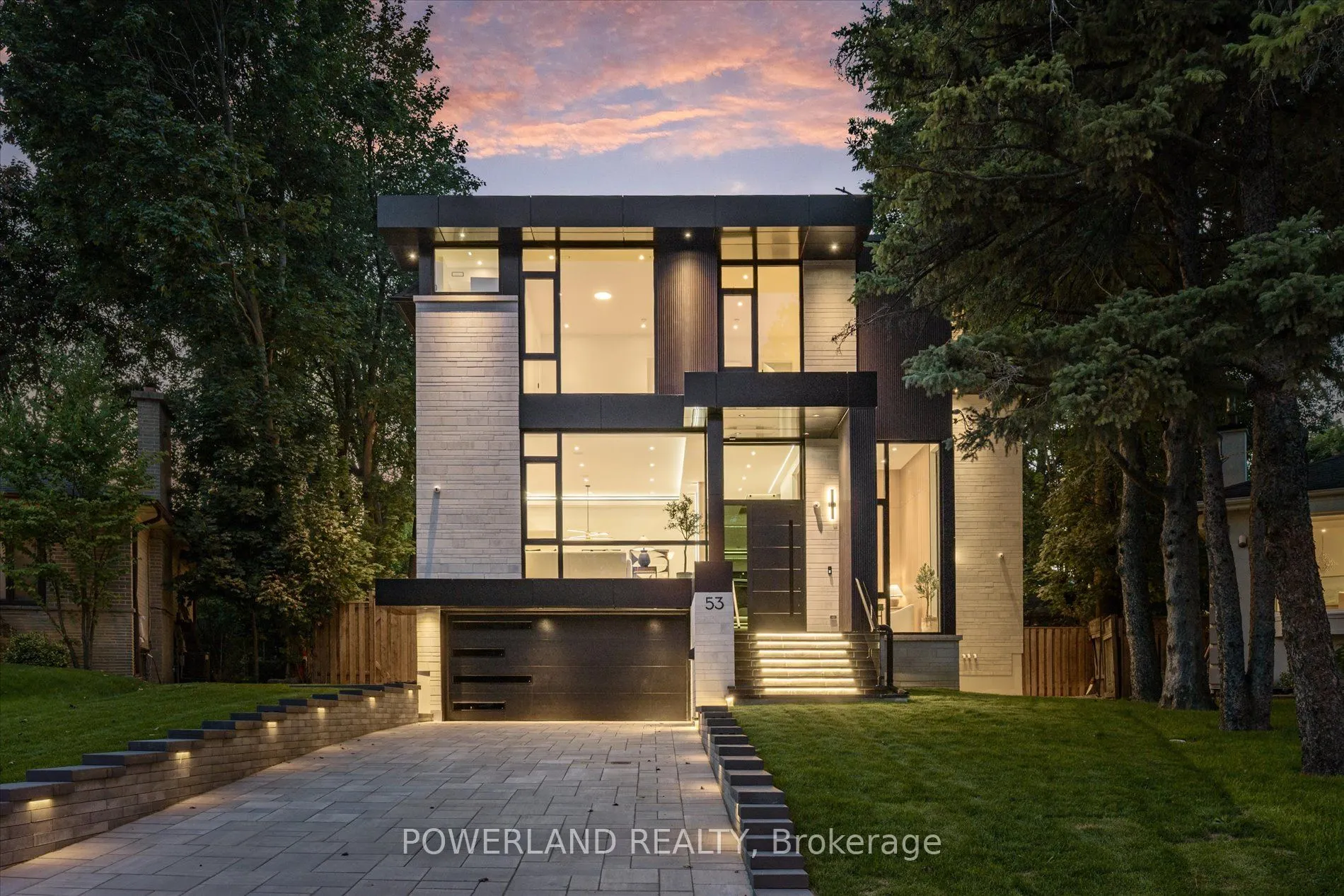 53 Whittaker Crescent