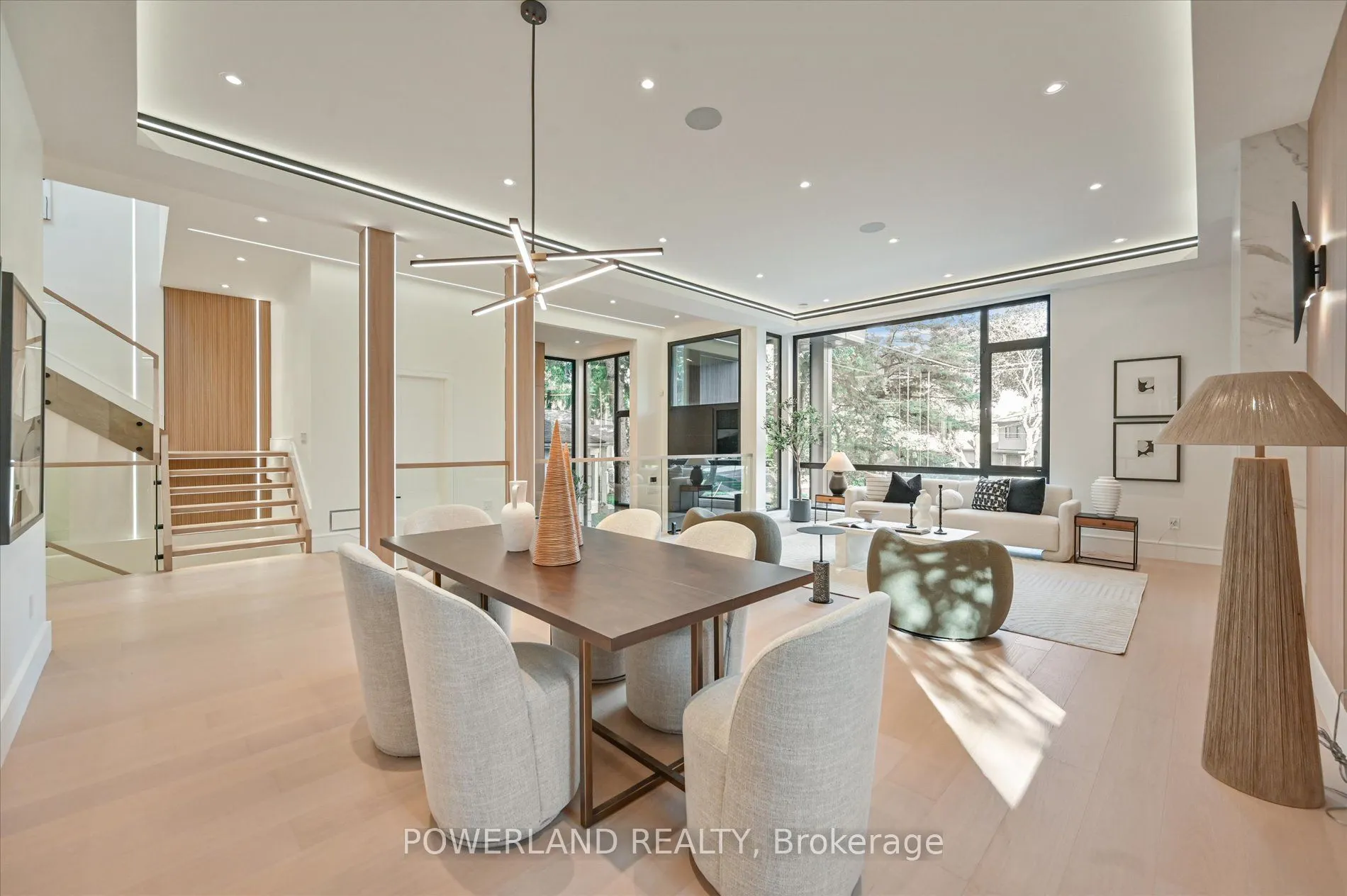 53 Whittaker Crescent