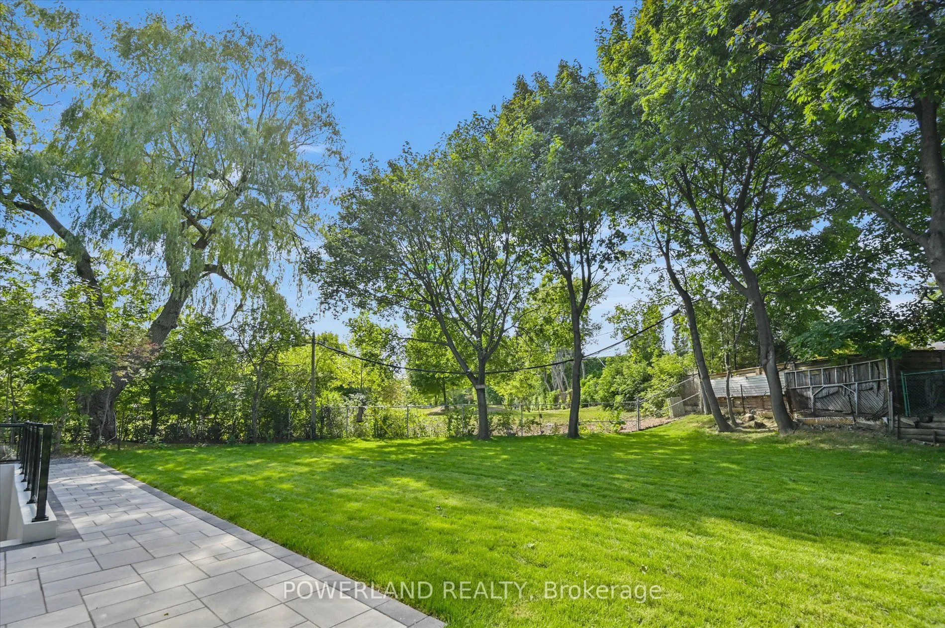 53 Whittaker Crescent