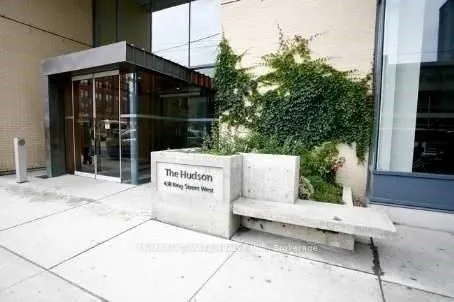 438 King Street W, #1206
