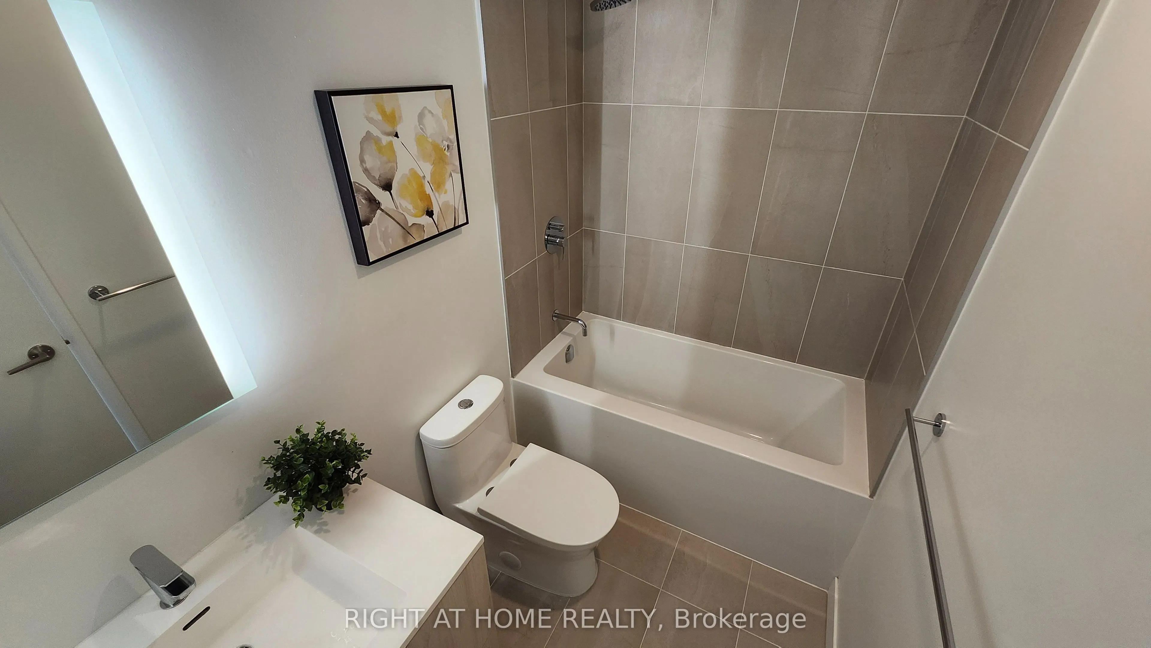 185 Alberta Avenue, #406