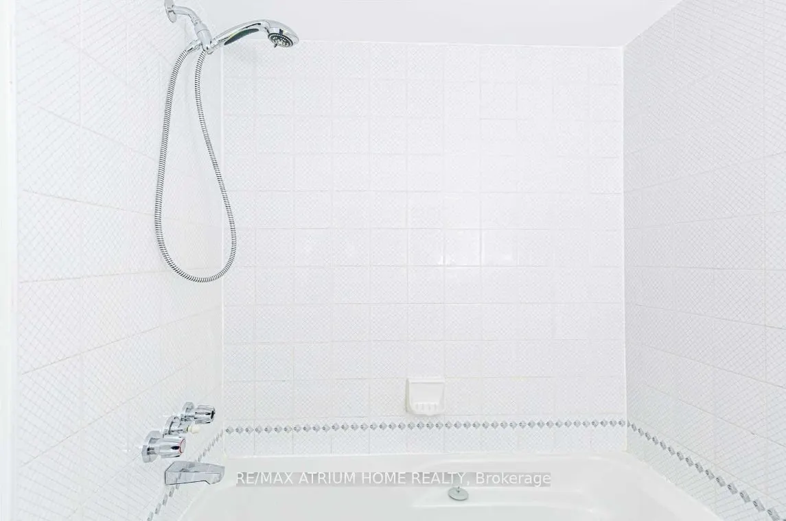 1001 Bay Street, #2712
