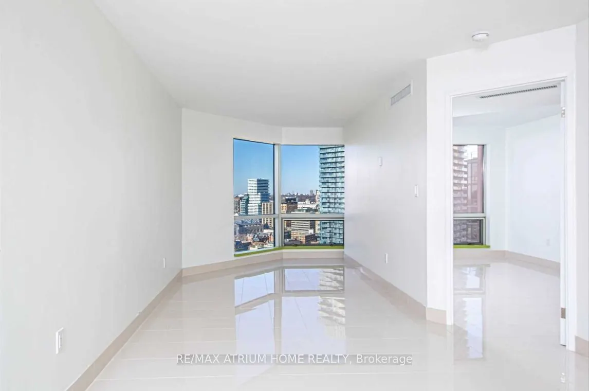 1001 Bay Street, #2712