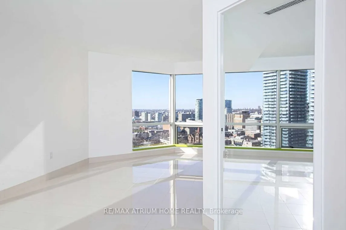 1001 Bay Street, #2712