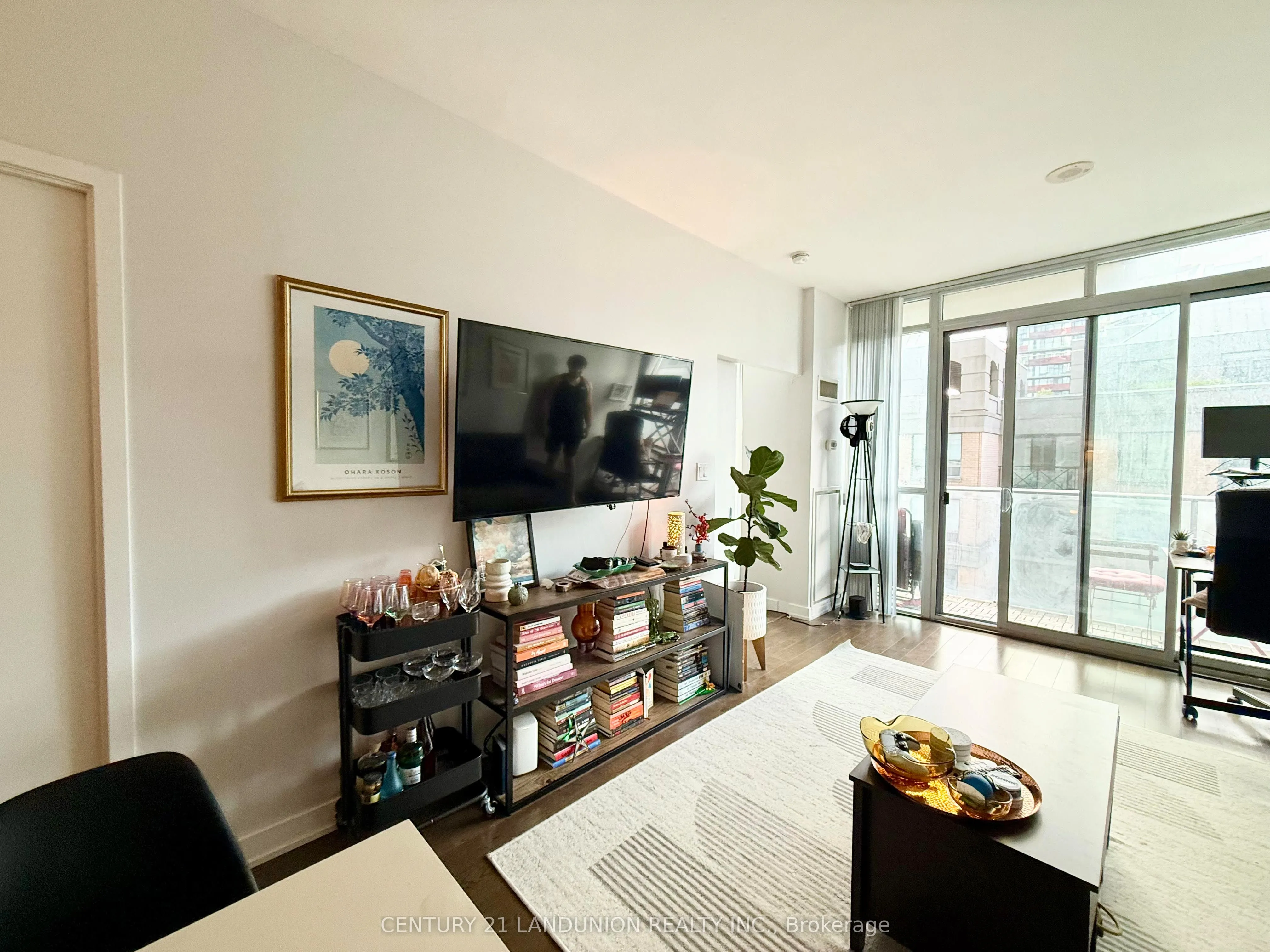 126 Simcoe Street, #1505