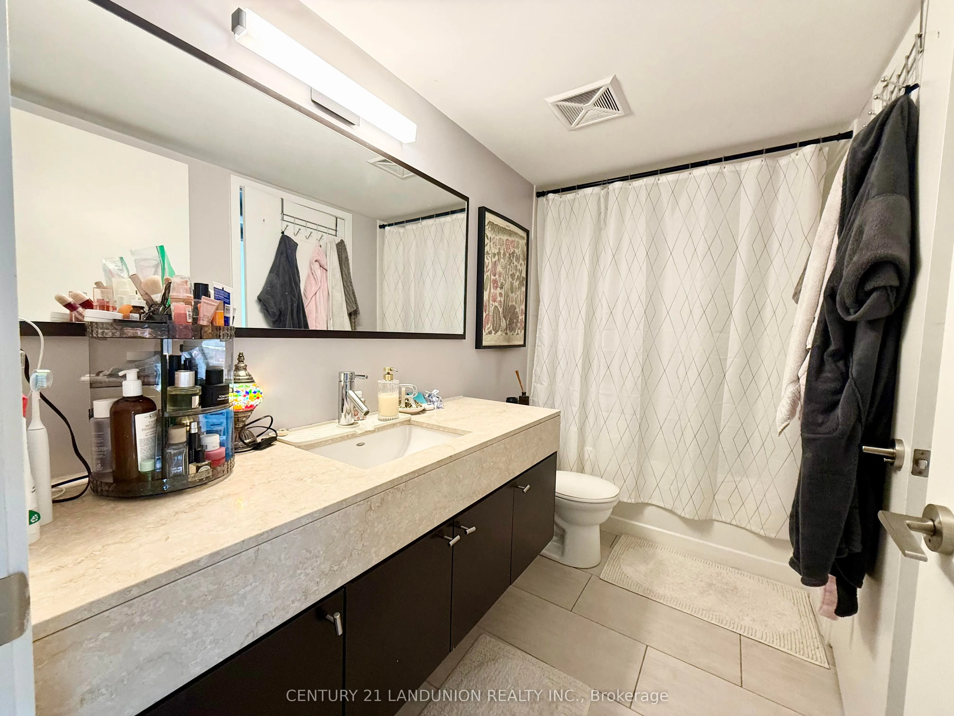 126 Simcoe Street, #1505