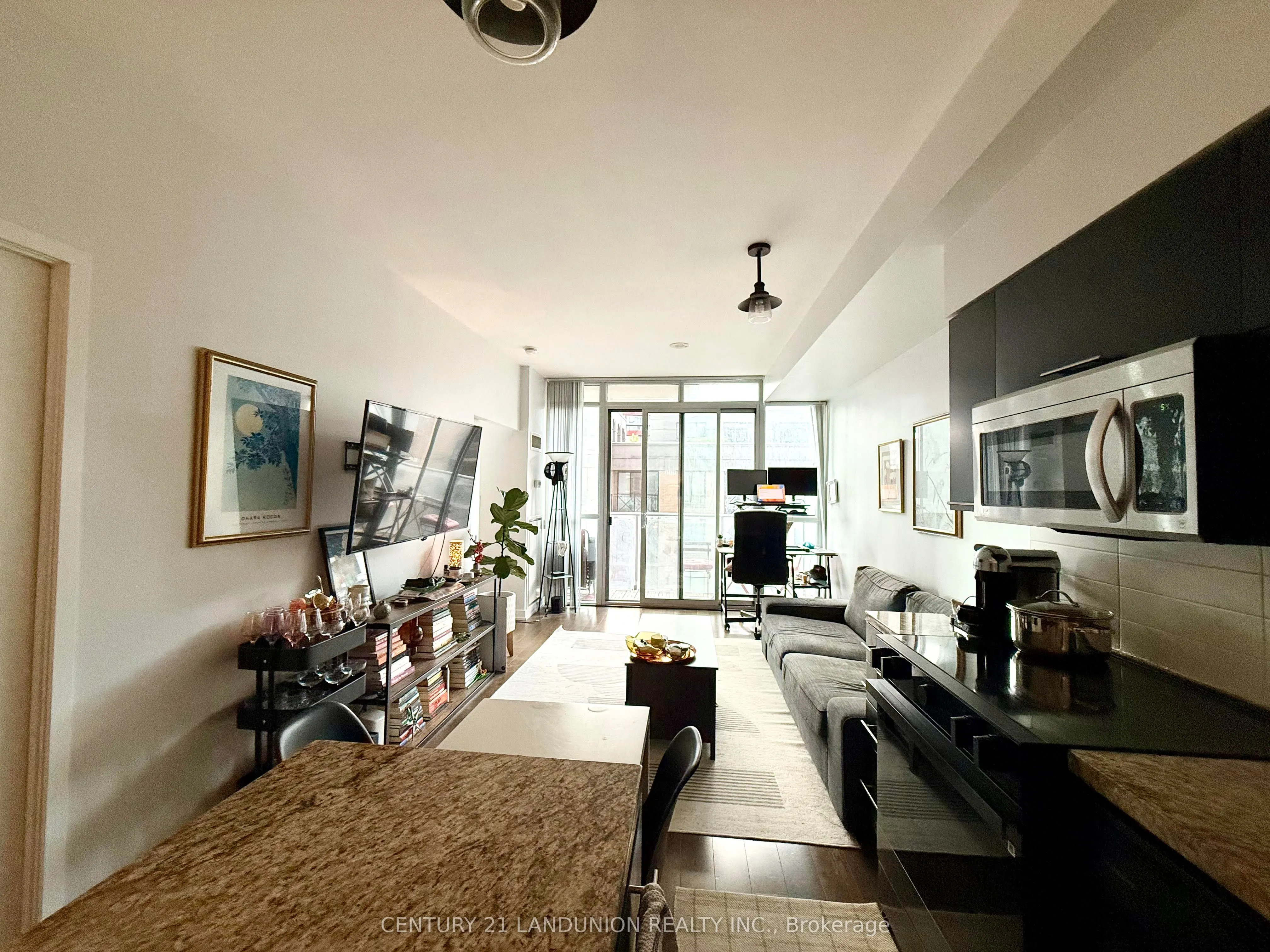 126 Simcoe Street, #1505