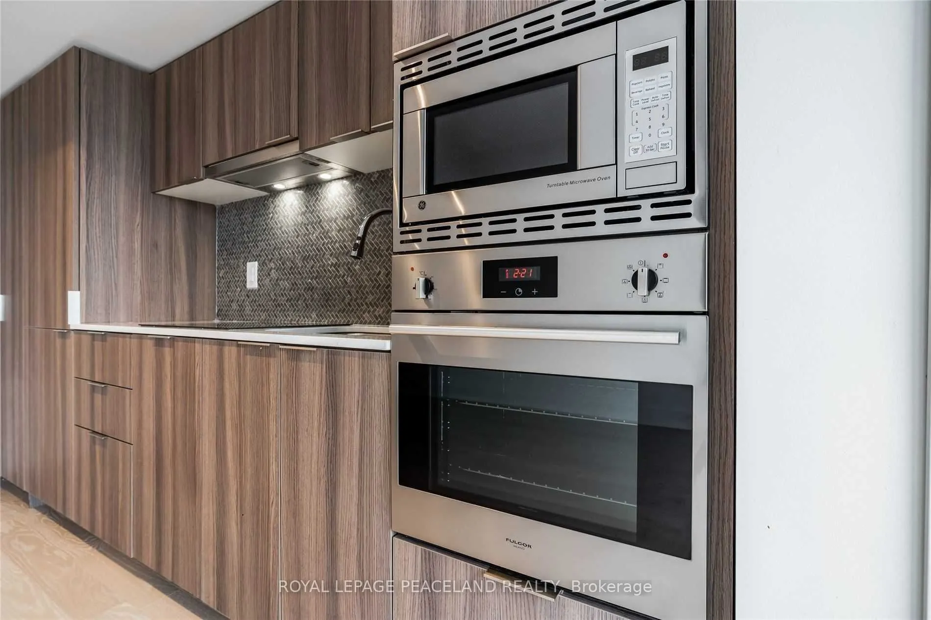 955 Bay Street, #2911