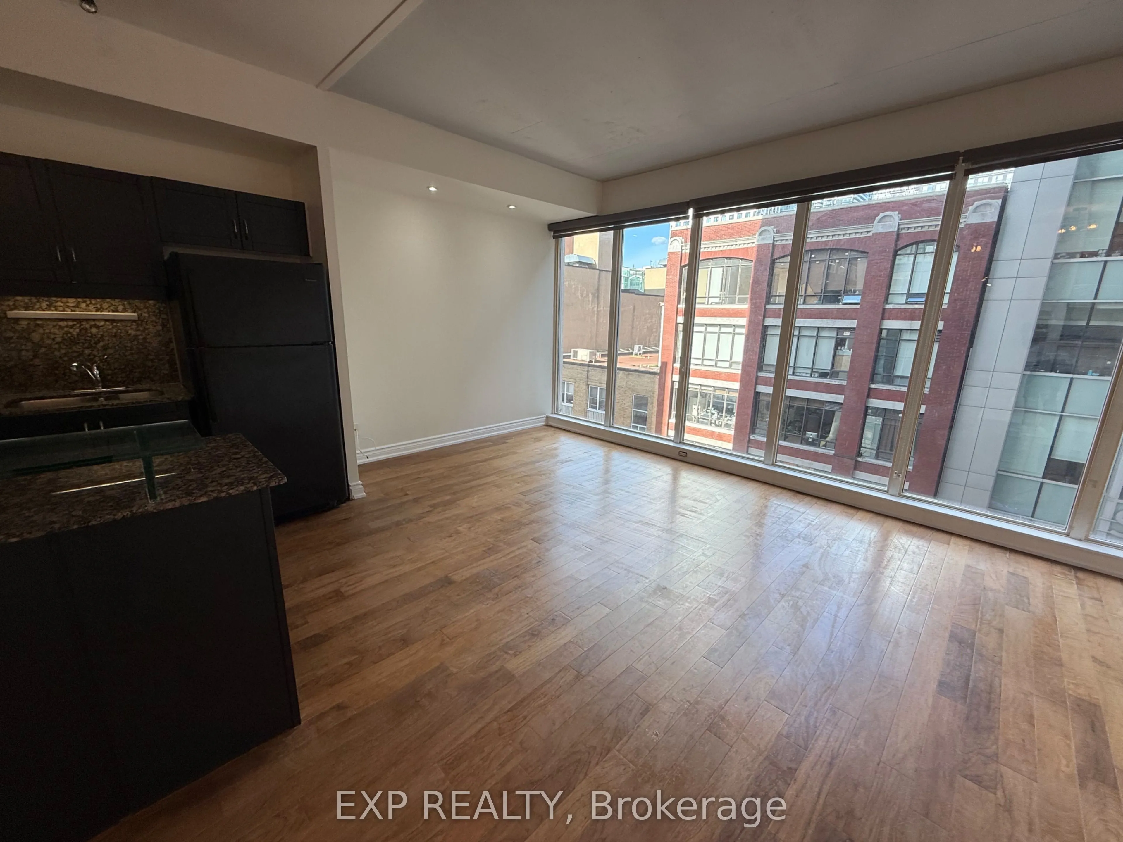 220 Victoria Street, #602