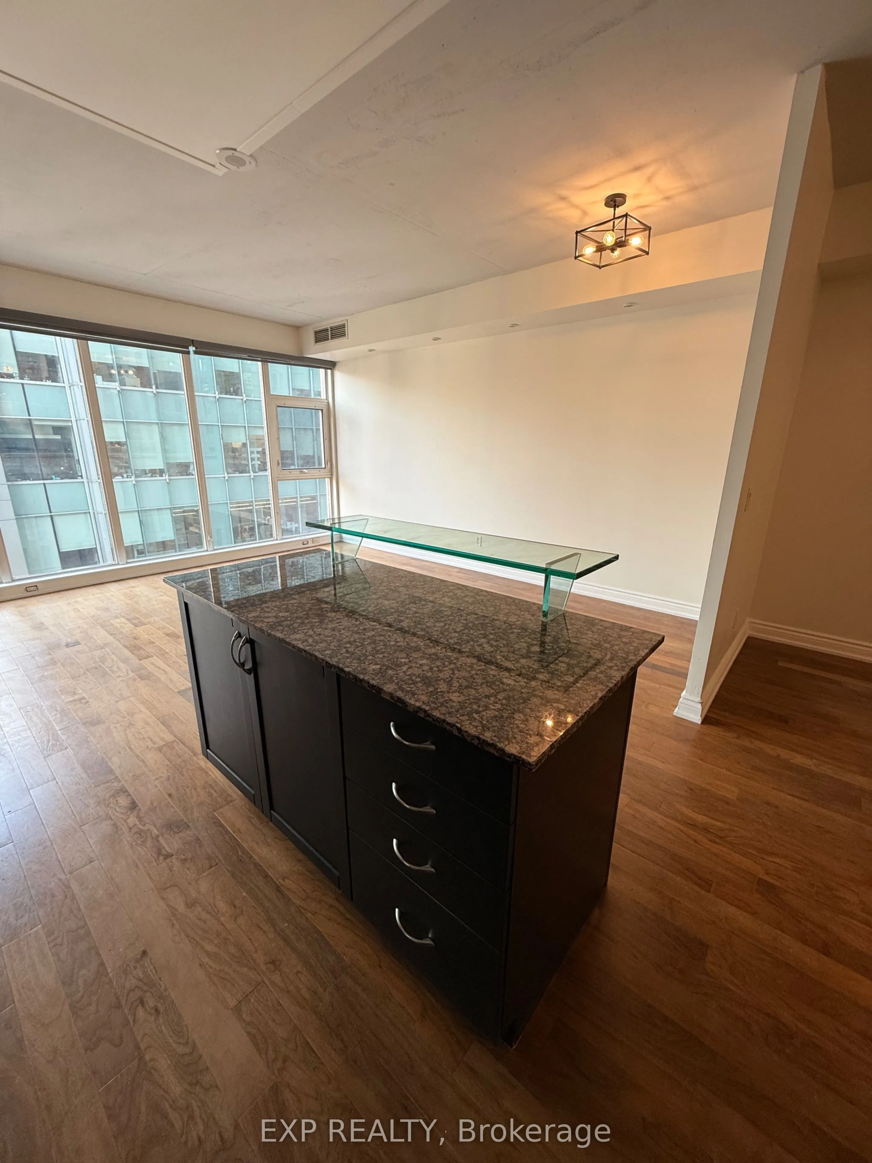 220 Victoria Street, #602