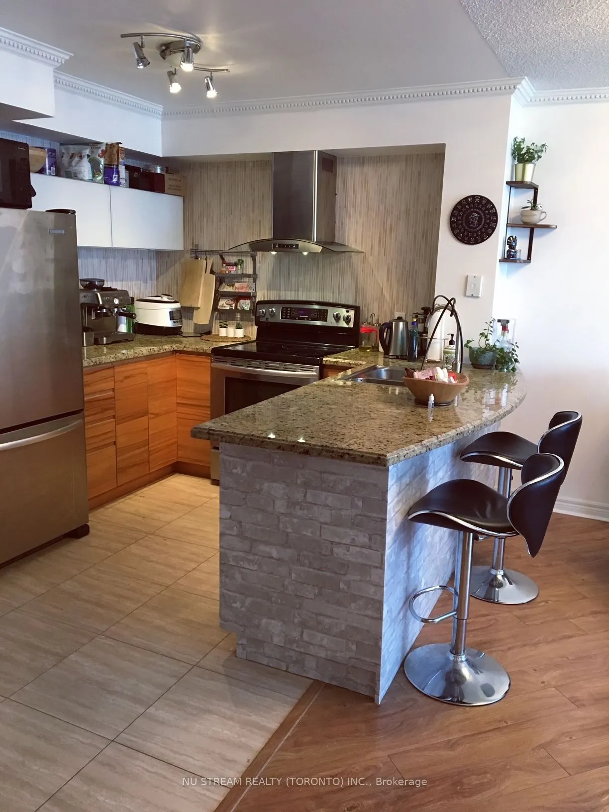 256 Doris Avenue, #1003