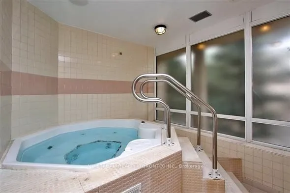 256 Doris Avenue, #1003