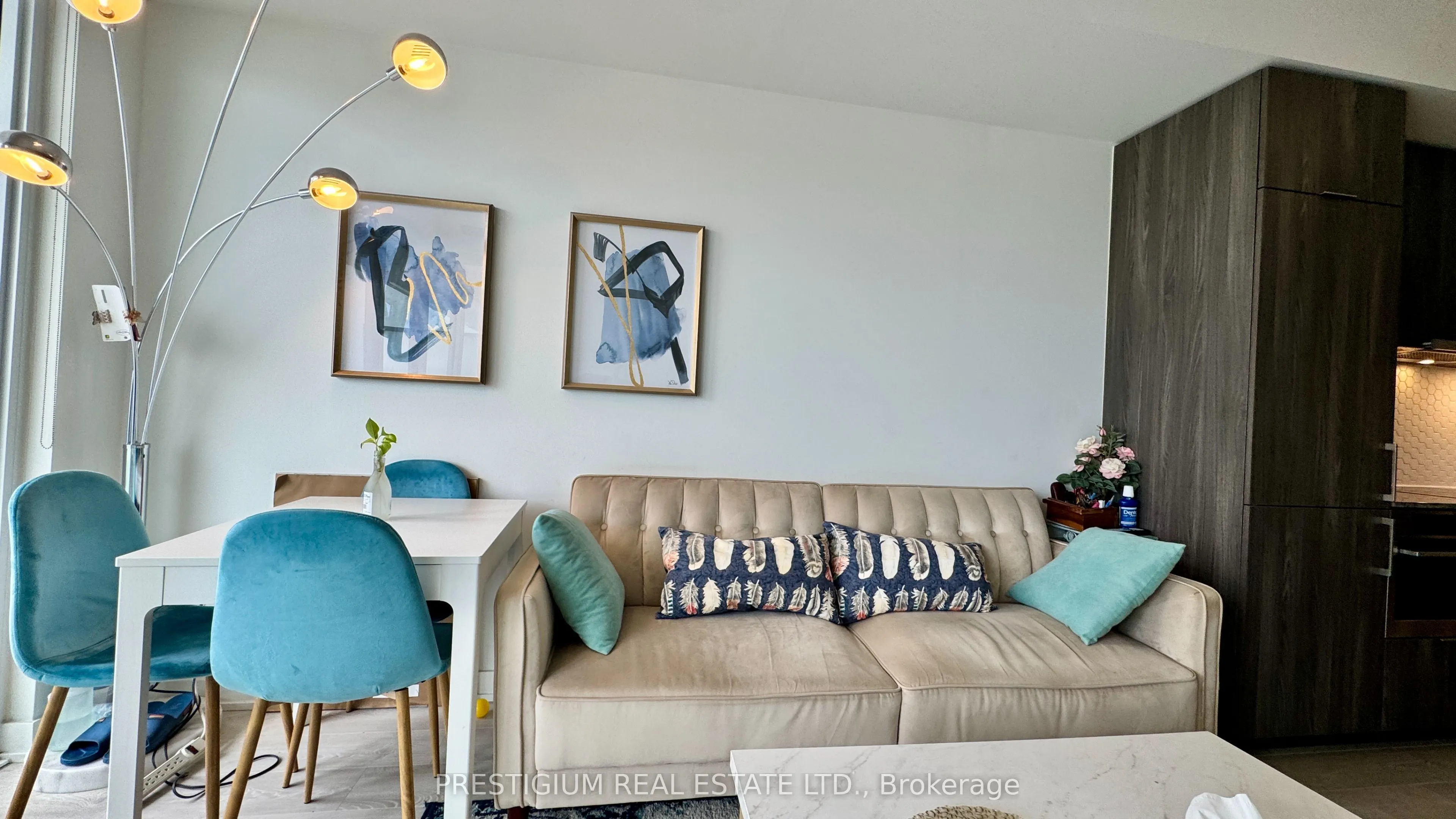 15 Queens Quay E, #216